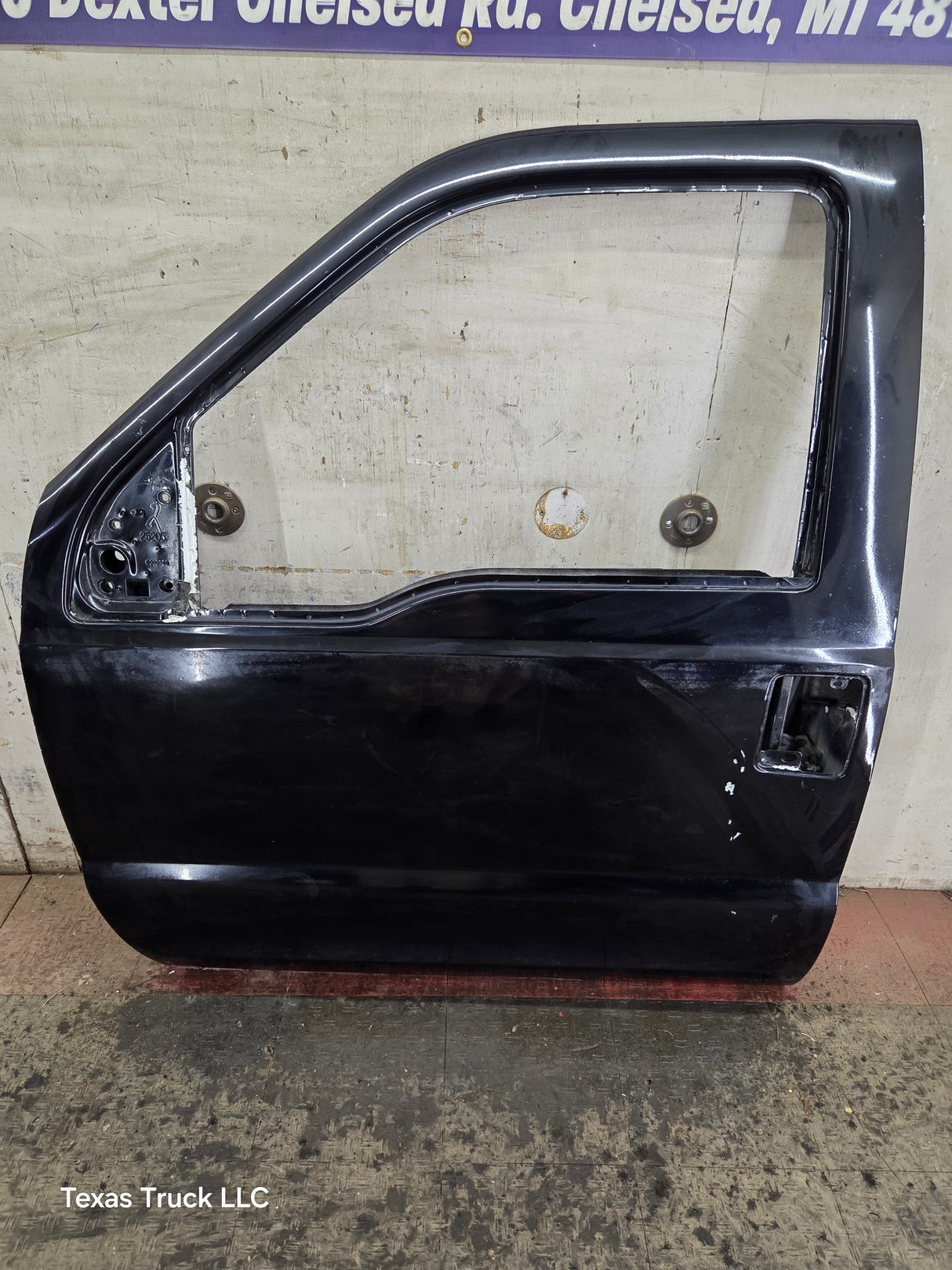 1999-2011 Ford Super Duty LH Driver Side Front Door F250 F350 F450 F550