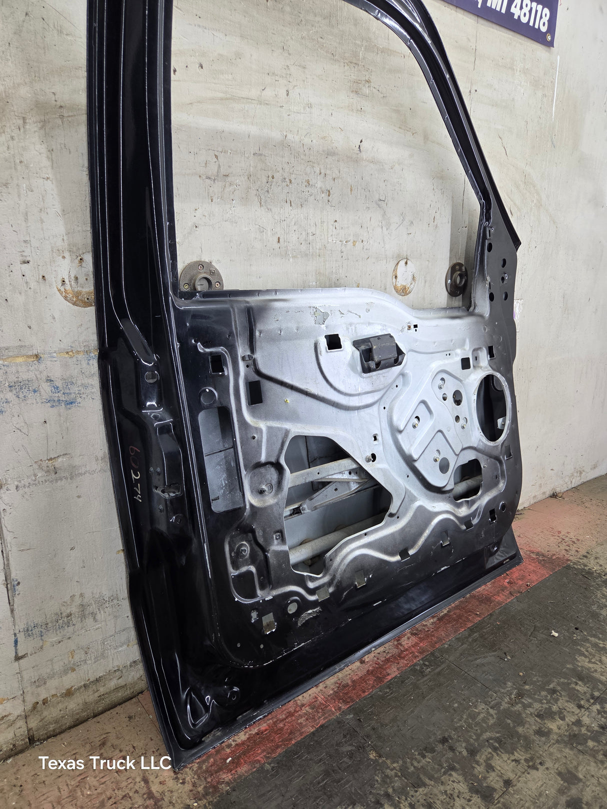 1999-2011 Ford Super Duty LH Driver Side Front Door F250 F350 F450 F550