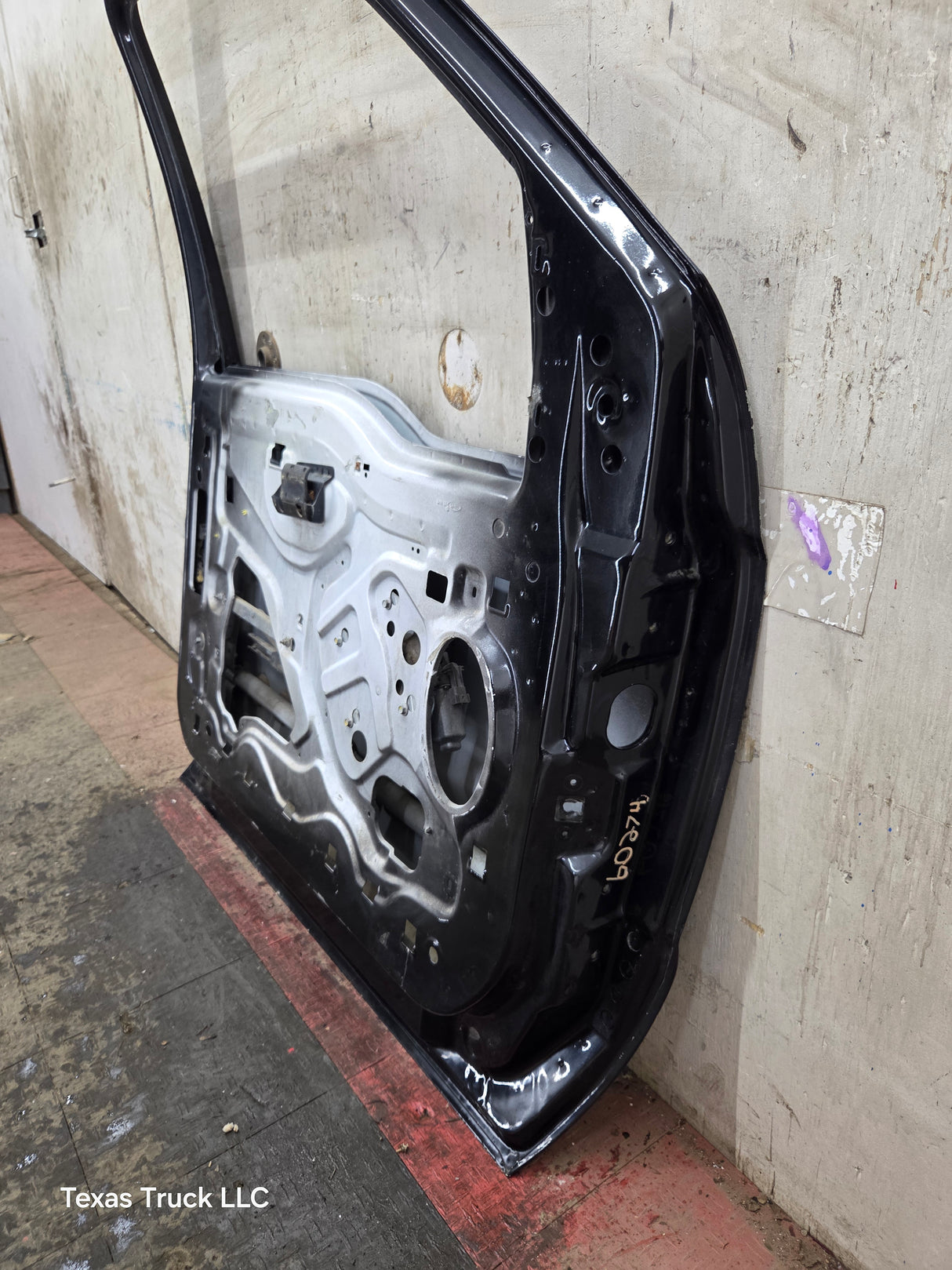1999-2011 Ford Super Duty LH Driver Side Front Door F250 F350 F450 F550