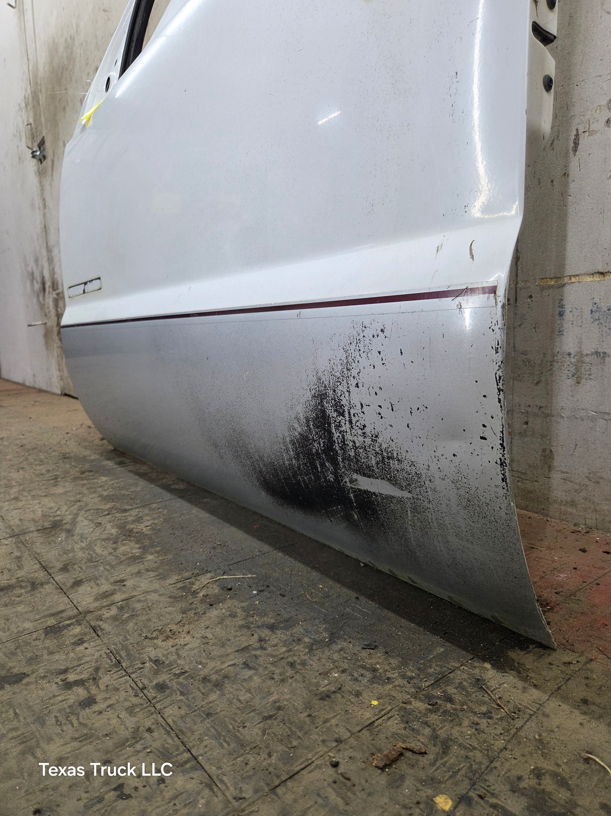 1999-2011 Ford Super Duty LH Driver Side Front Door F250 F350 F450 F550