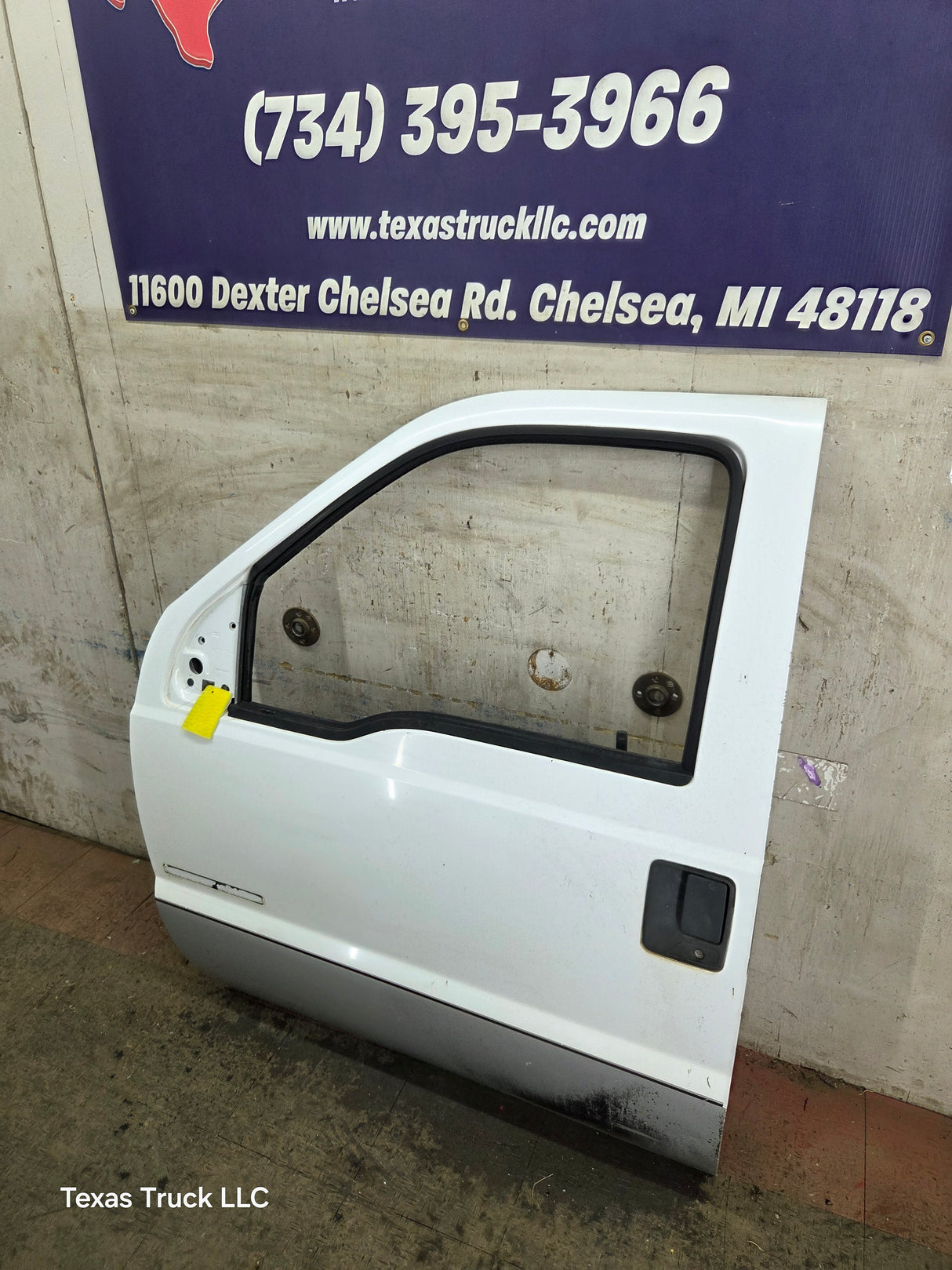 1999-2011 Ford Super Duty LH Driver Side Front Door F250 F350 F450 F550