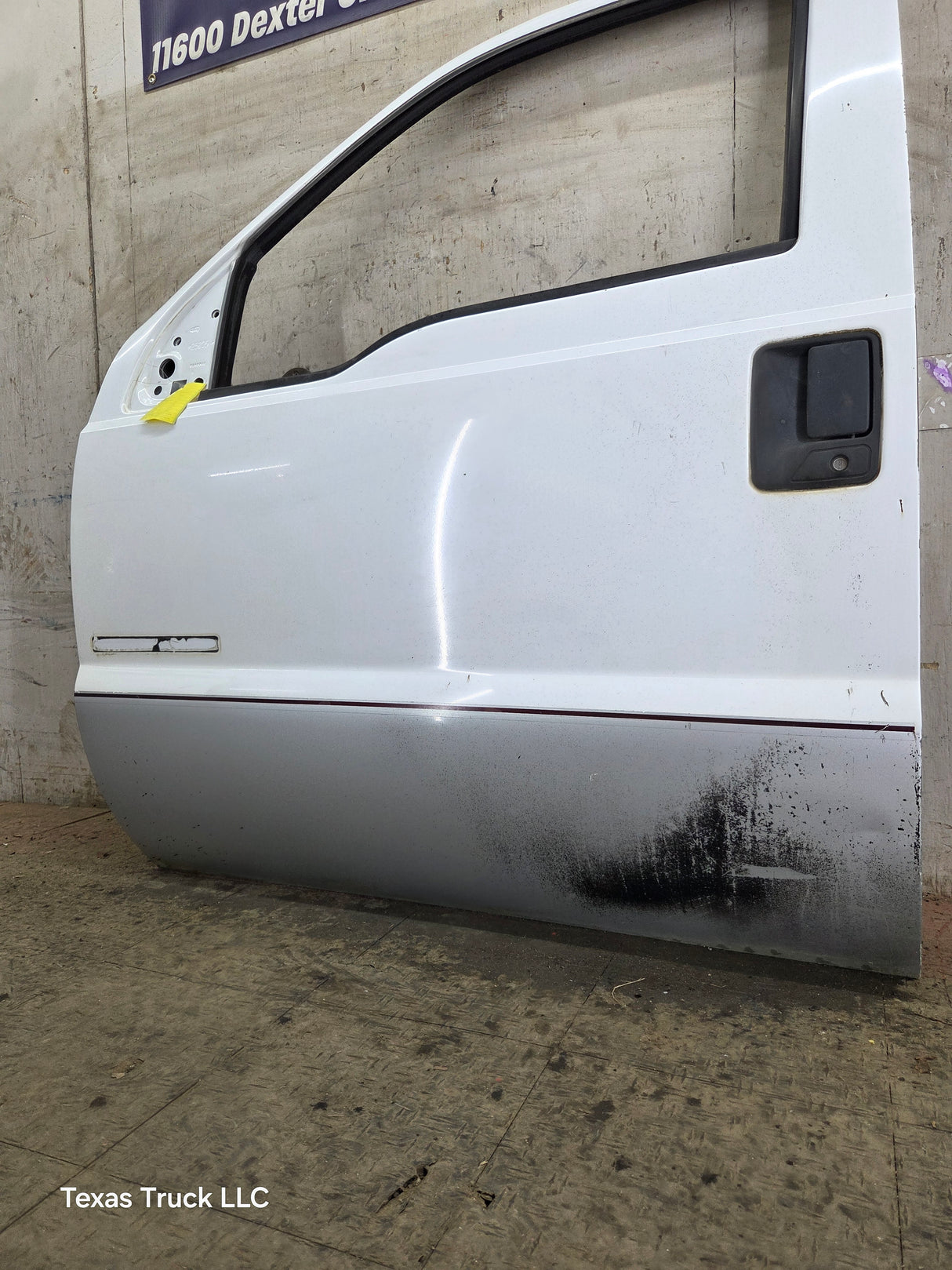 1999-2011 Ford Super Duty LH Driver Side Front Door F250 F350 F450 F550
