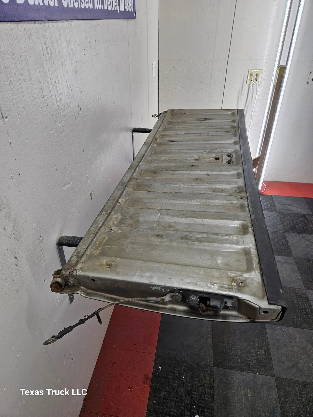 1999-2006 Chevrolet Silverado / GMC Sierra 1500 2500 3500 Tailgate Texas Truck LLC
