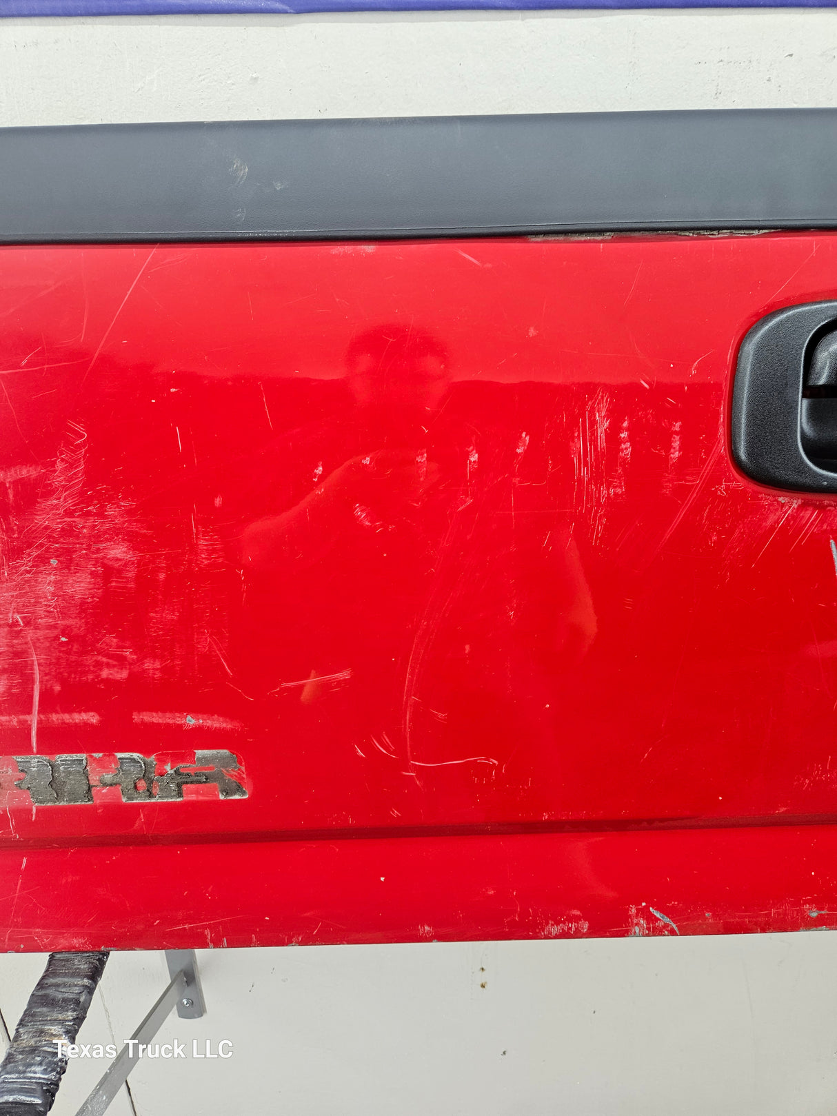 1999-2007 Chevrolet Silverado / GMC Sierra 1500 2500 3500 Tailgate 2000 2001 2002 2003 2004 2005 2006