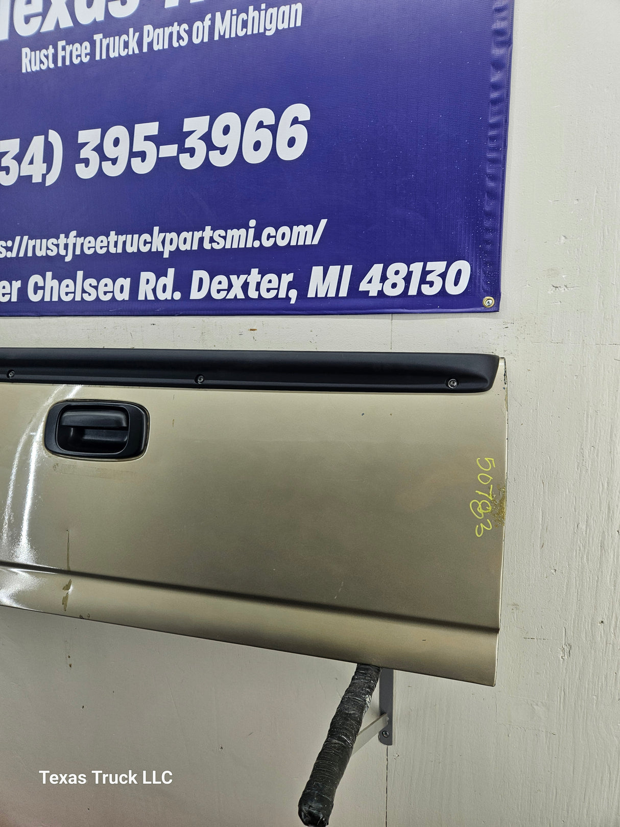 1999-2007 Chevrolet Silverado / GMC Sierra 1500 2500 3500 Tailgate