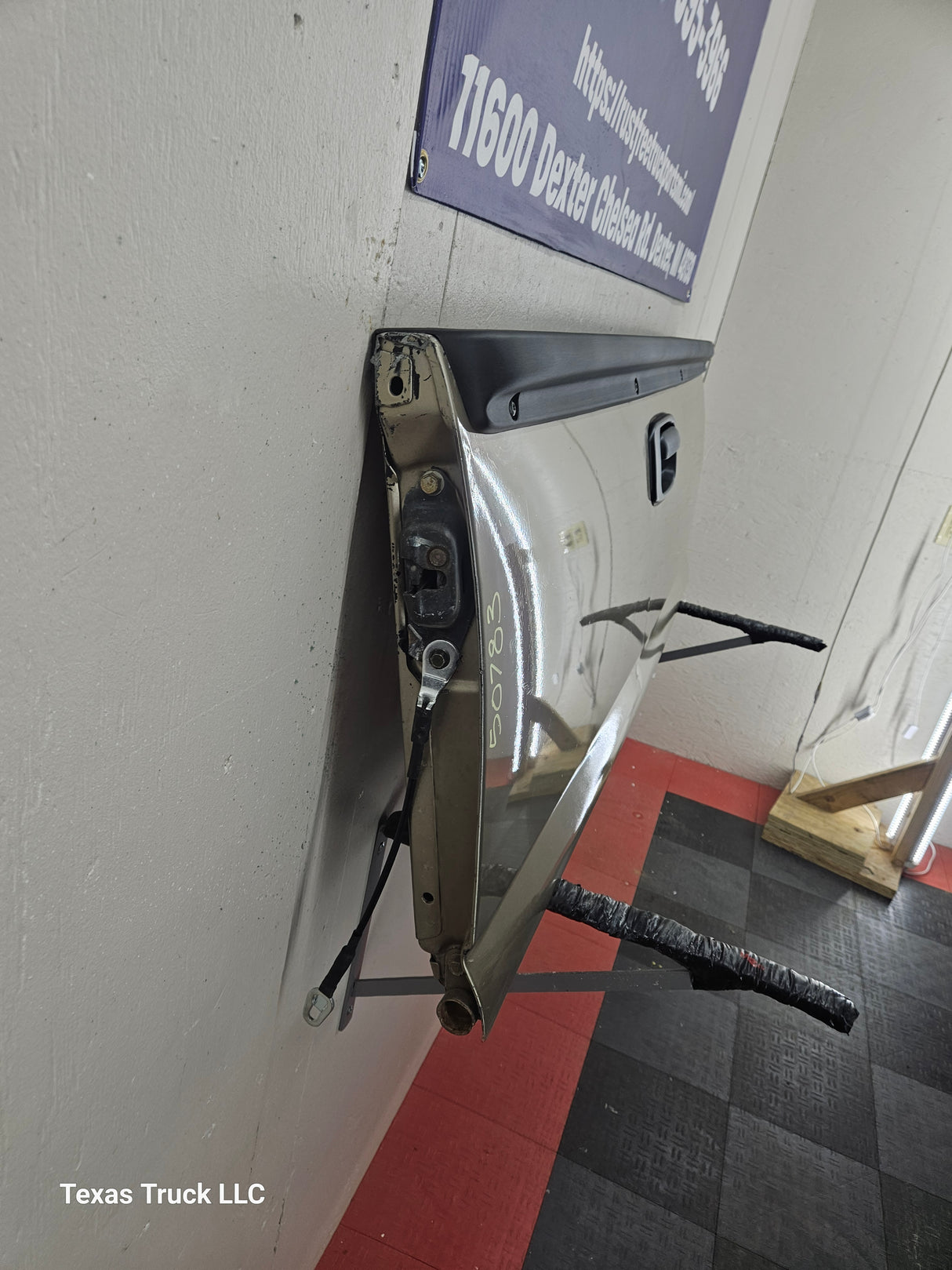 1999-2007 Chevrolet Silverado / GMC Sierra 1500 2500 3500 Tailgate