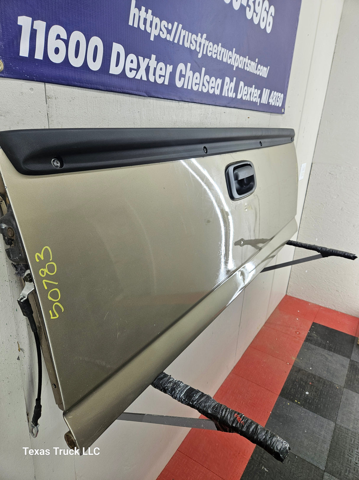 1999-2007 Chevrolet Silverado / GMC Sierra 1500 2500 3500 Tailgate