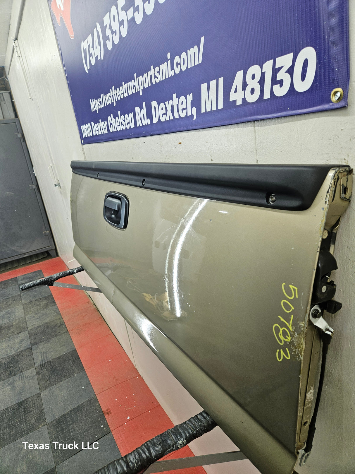 1999-2007 Chevrolet Silverado / GMC Sierra 1500 2500 3500 Tailgate