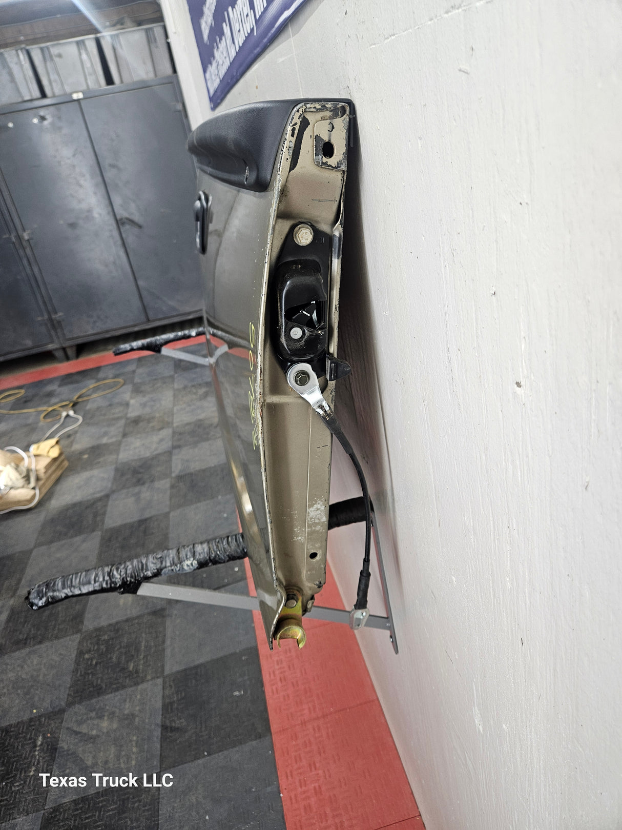 1999-2007 Chevrolet Silverado / GMC Sierra 1500 2500 3500 Tailgate