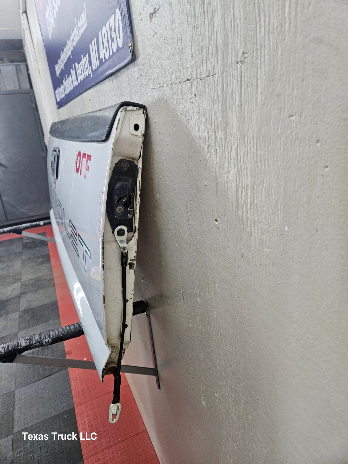 1999-2007 Chevrolet Silverado / GMC Sierra 1500 2500 3500 Tailgate