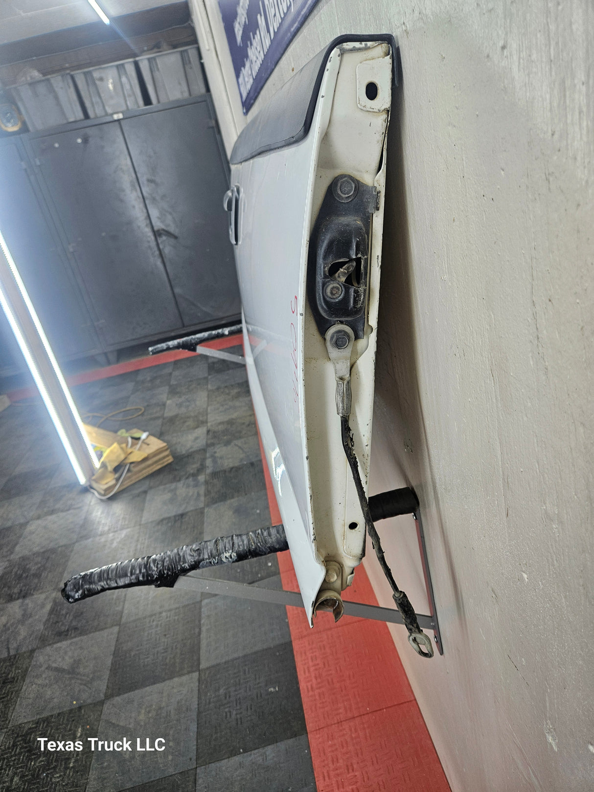 1999-2007 Chevrolet Silverado / GMC Sierra 1500 2500 3500 Tailgate