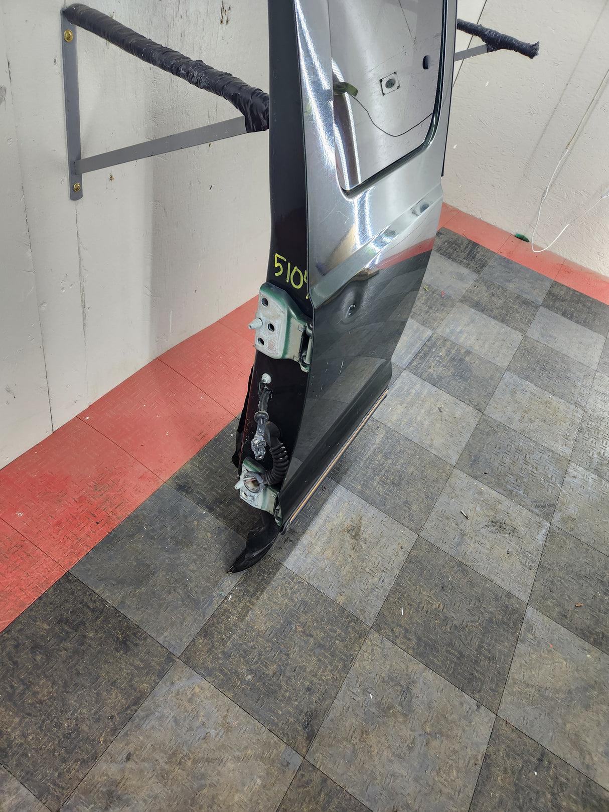 1999-2007 Ford Super Duty F250 F350 F450 F550 RH Extended Cab Passenger Rear Door