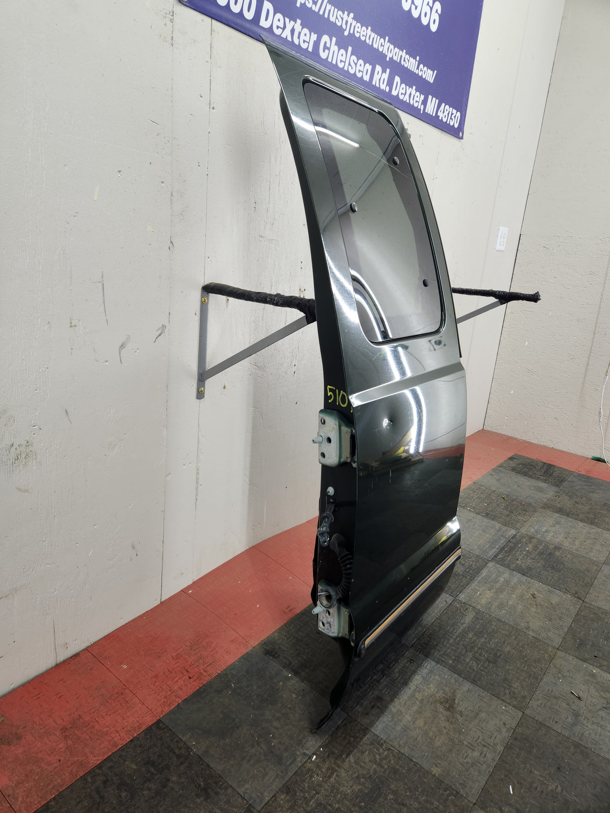 1999-2007 Ford Super Duty F250 F350 F450 F550 RH Extended Cab Passenger Rear Door