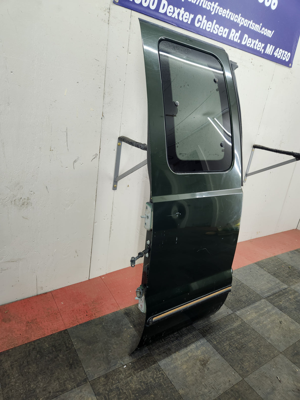 1999-2007 Ford Super Duty F250 F350 F450 F550 RH Extended Cab Passenger Rear Door