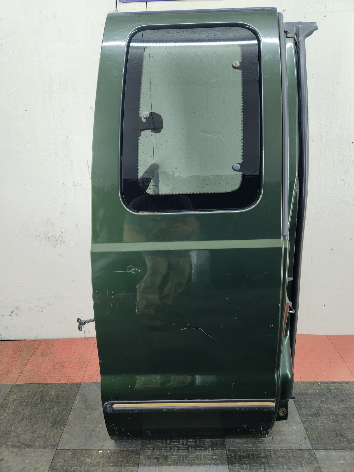 1999-2007 Ford Super Duty F250 F350 F450 F550 RH Extended Cab Passenger Rear Door