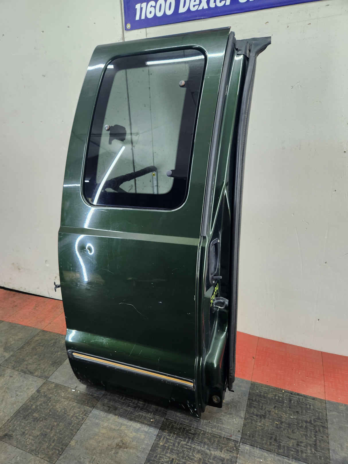 1999-2007 Ford Super Duty F250 F350 F450 F550 RH Extended Cab Passenger Rear Door