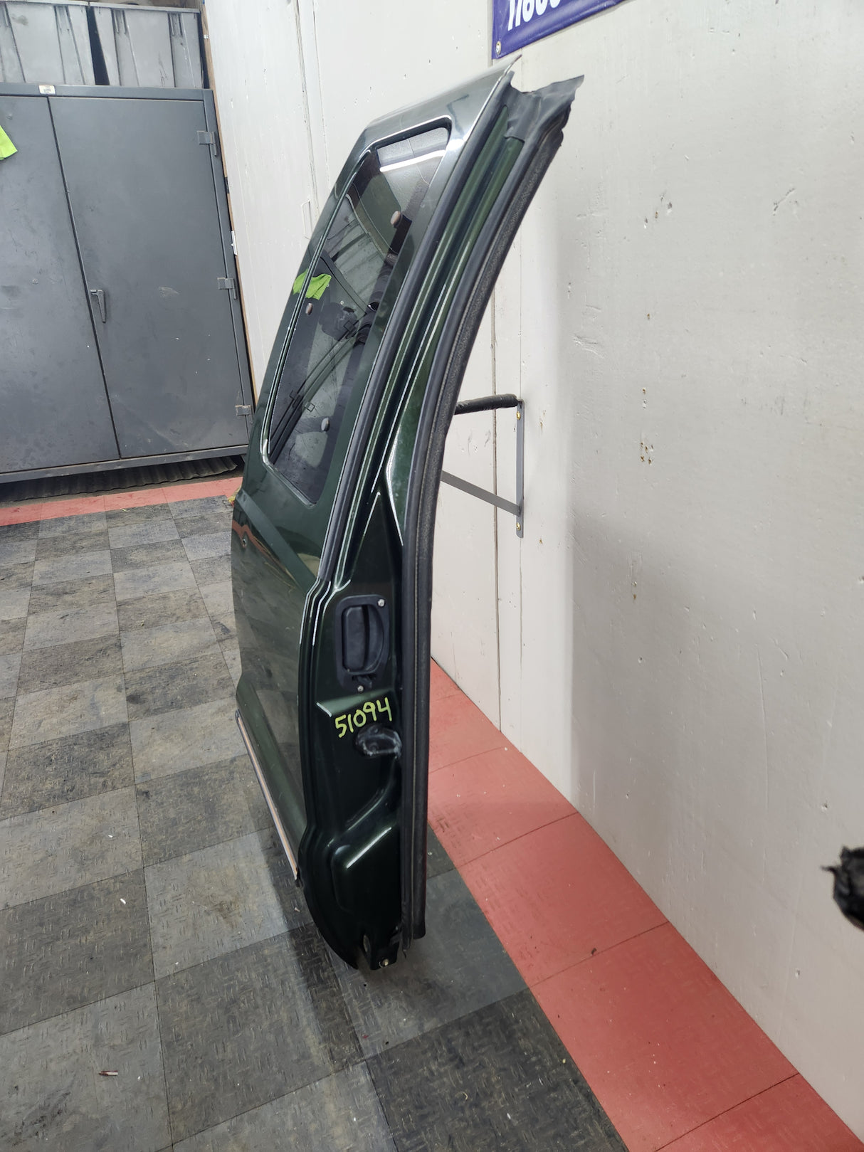 1999-2007 Ford Super Duty F250 F350 F450 F550 RH Extended Cab Passenger Rear Door