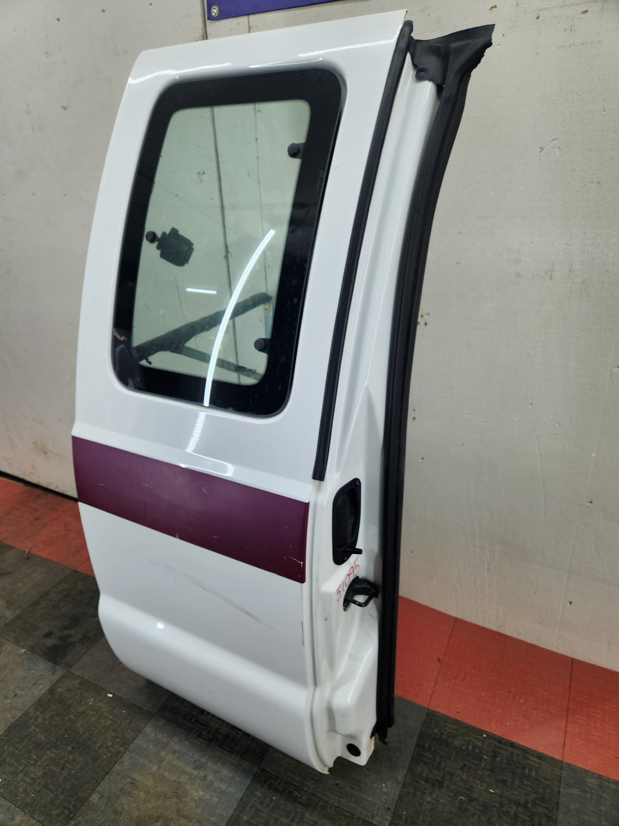 1999-2007 Ford Super Duty F250 F350 F450 F550 RH Extended Cab Passenger Rear Door