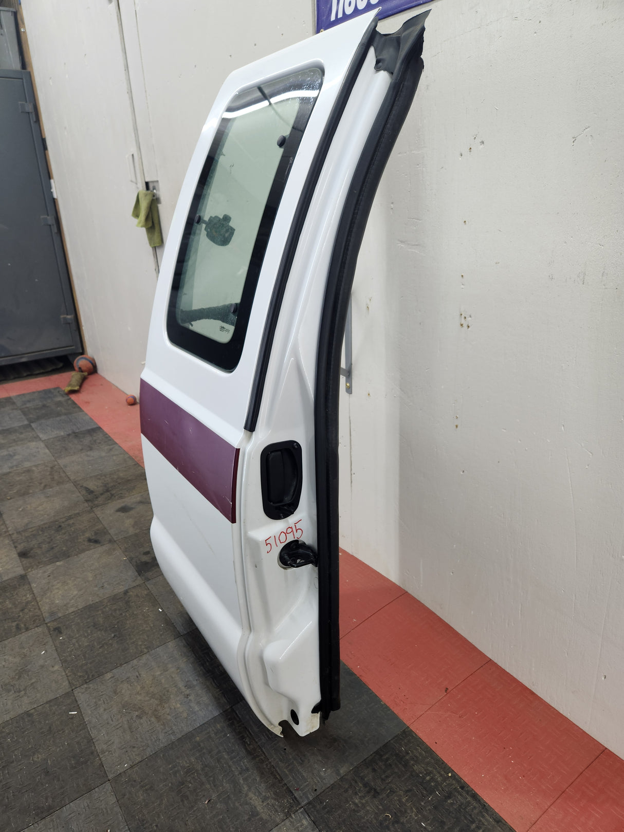 1999-2007 Ford Super Duty F250 F350 F450 F550 RH Extended Cab Passenger Rear Door