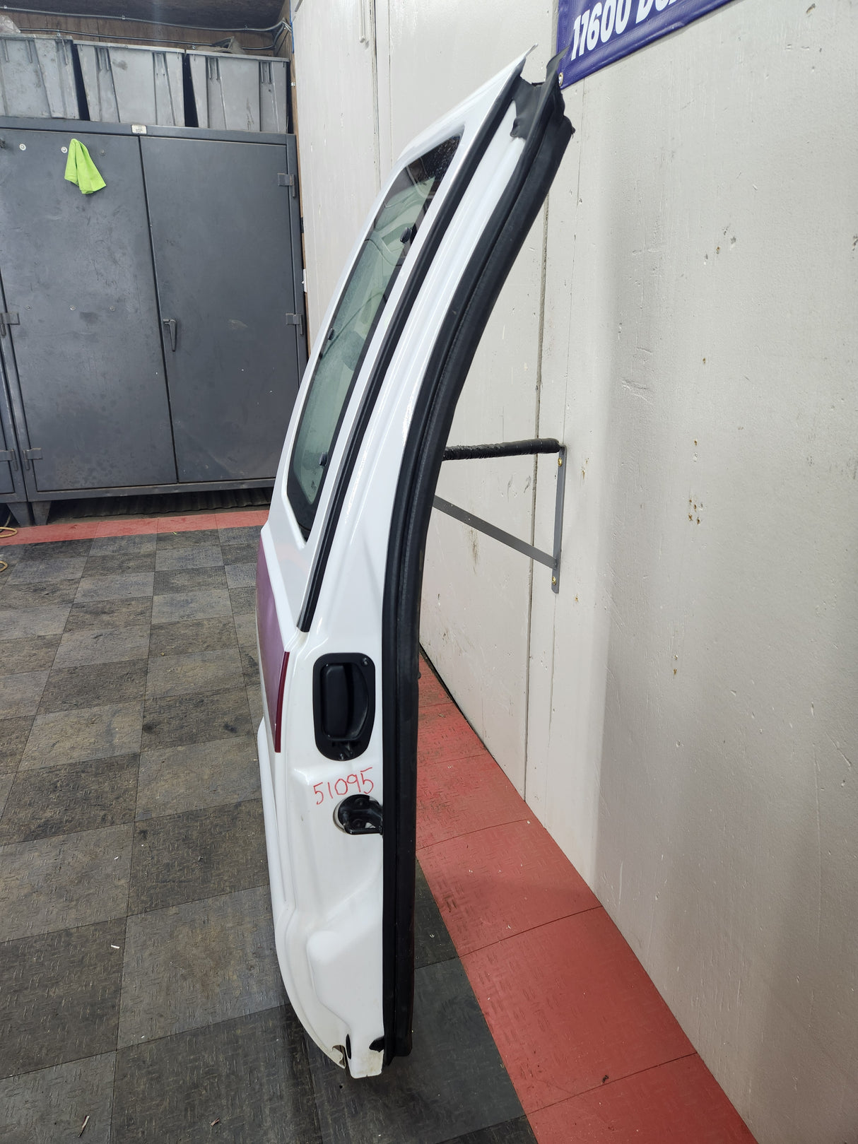 1999-2007 Ford Super Duty F250 F350 F450 F550 RH Extended Cab Passenger Rear Door