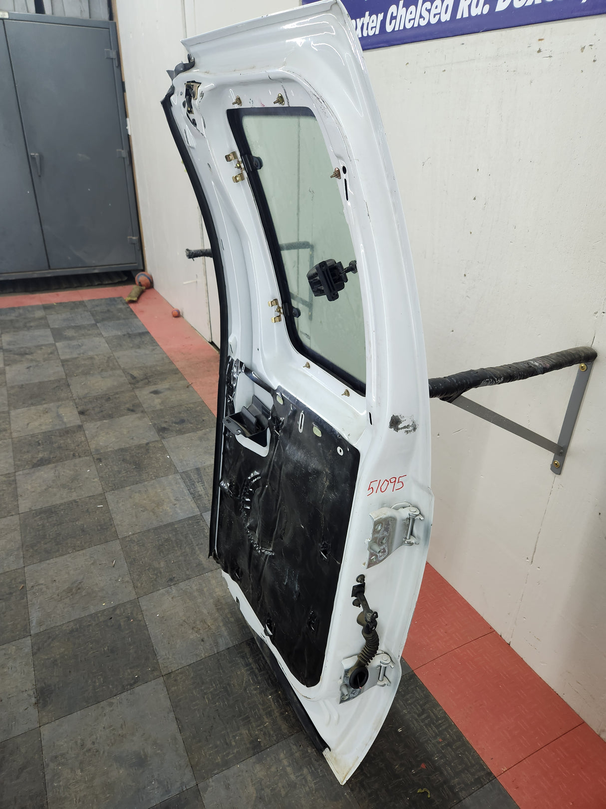 1999-2007 Ford Super Duty F250 F350 F450 F550 RH Extended Cab Passenger Rear Door