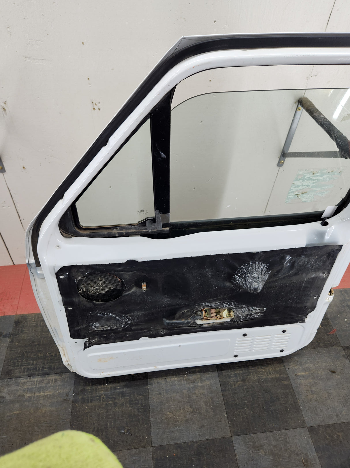 1987-1997 Ford F Series F250 F350 F450 F550 Passenger Side Front Door RH