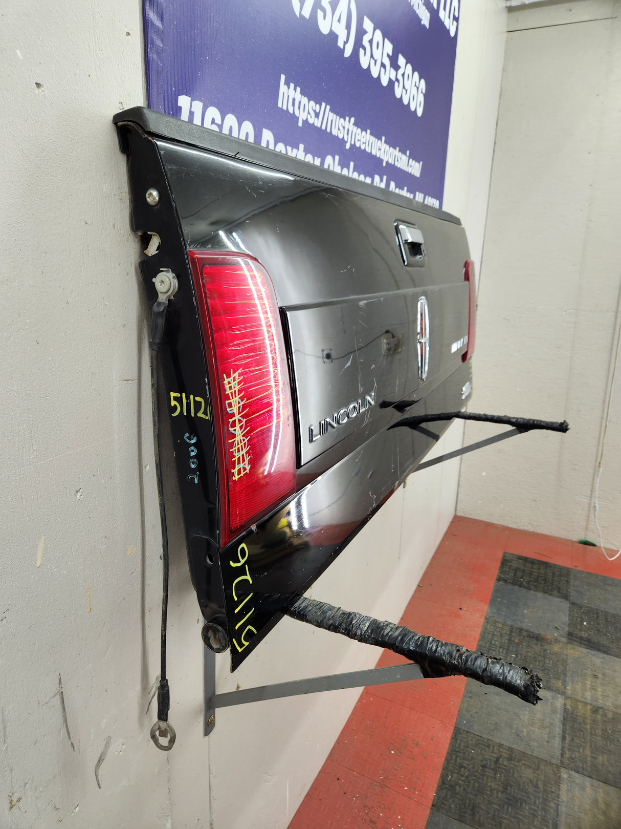 2006-2008 Lincoln Mark LT Tailgate Trunk lid