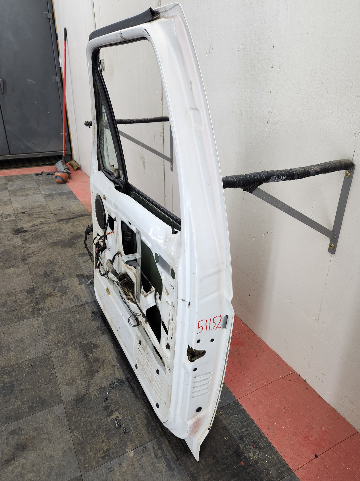 1987-1997 Ford F Series F250 F350 F450 F550 Passenger Side Front Door RH