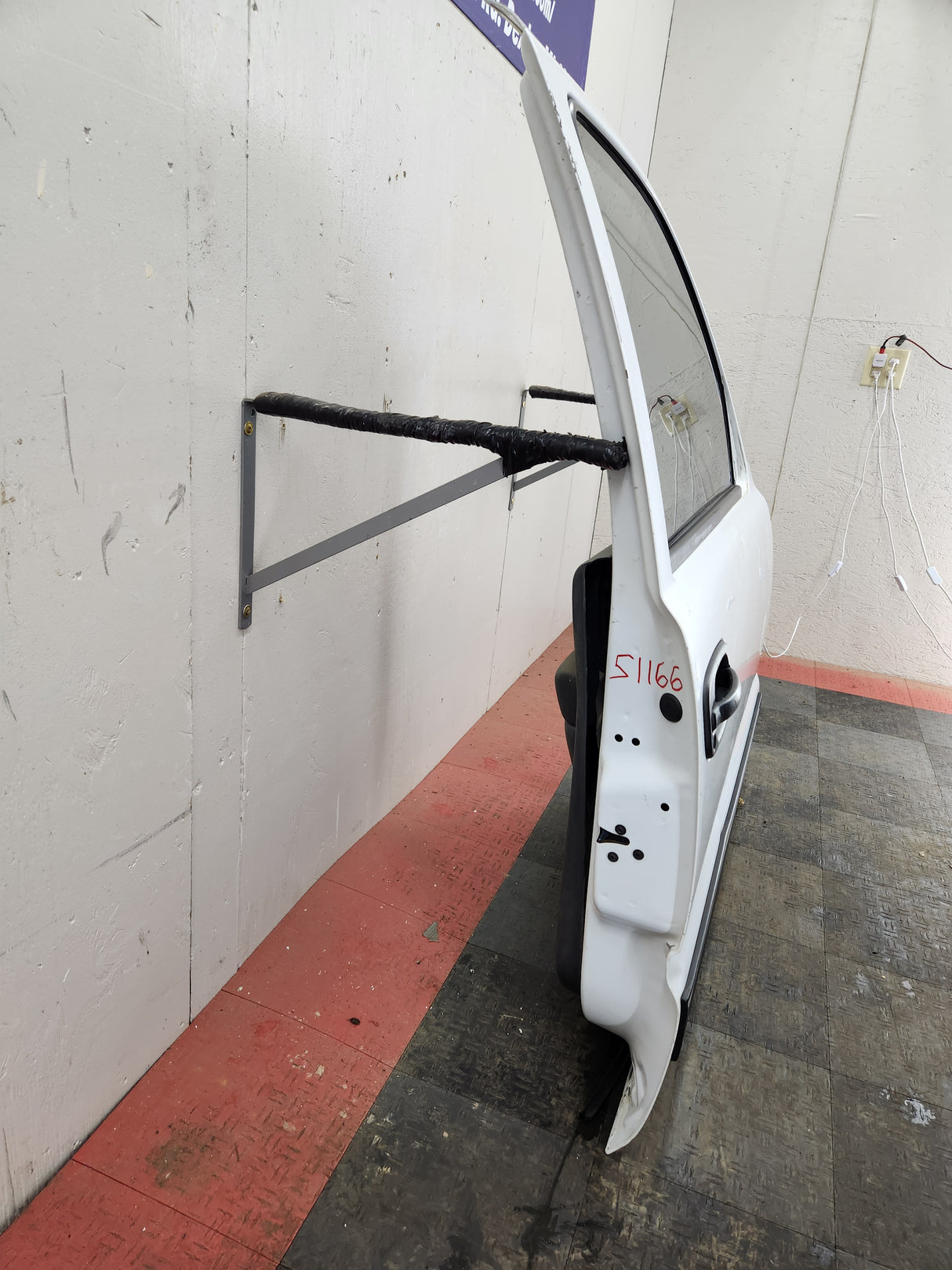 1999-2006 Chevrolet Silverado / GMC Sierra 1500 2500 3500 HD Front Passenger side Door RH