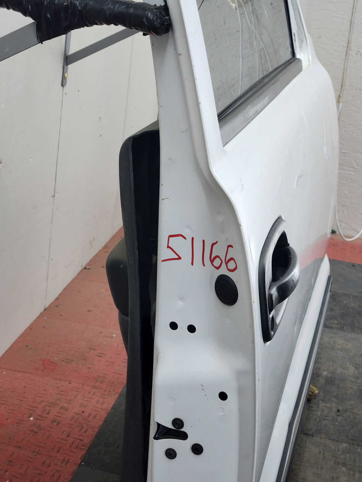 1999-2006 Chevrolet Silverado / GMC Sierra 1500 2500 3500 HD Front Passenger side Door RH