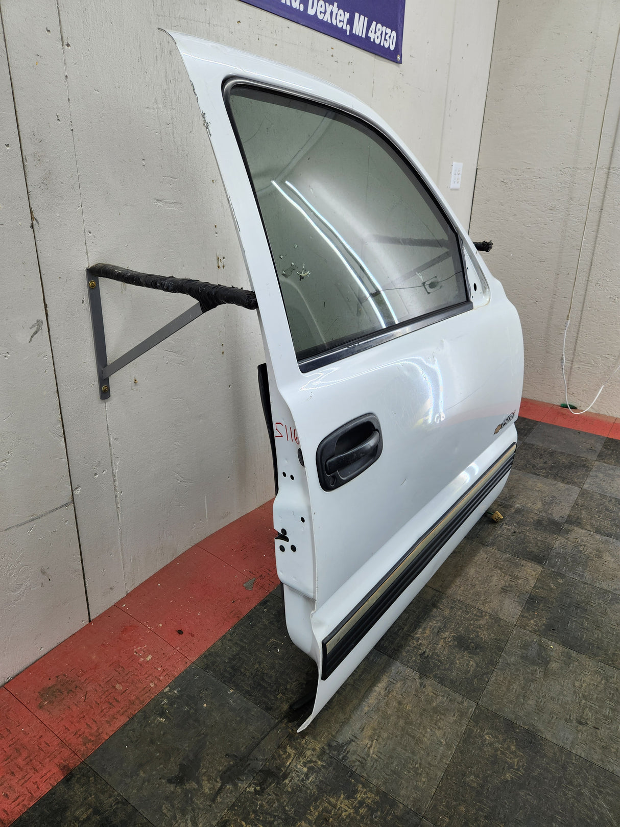 1999-2006 Chevrolet Silverado / GMC Sierra 1500 2500 3500 HD Front Passenger side Door RH