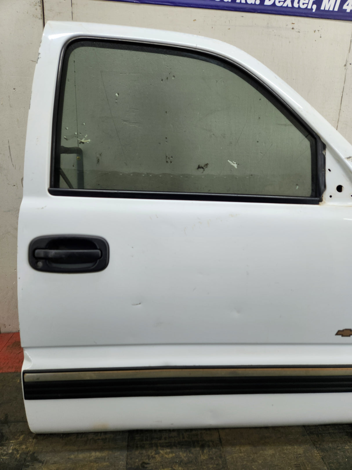 1999-2006 Chevrolet Silverado / GMC Sierra 1500 2500 3500 HD Front Passenger side Door RH