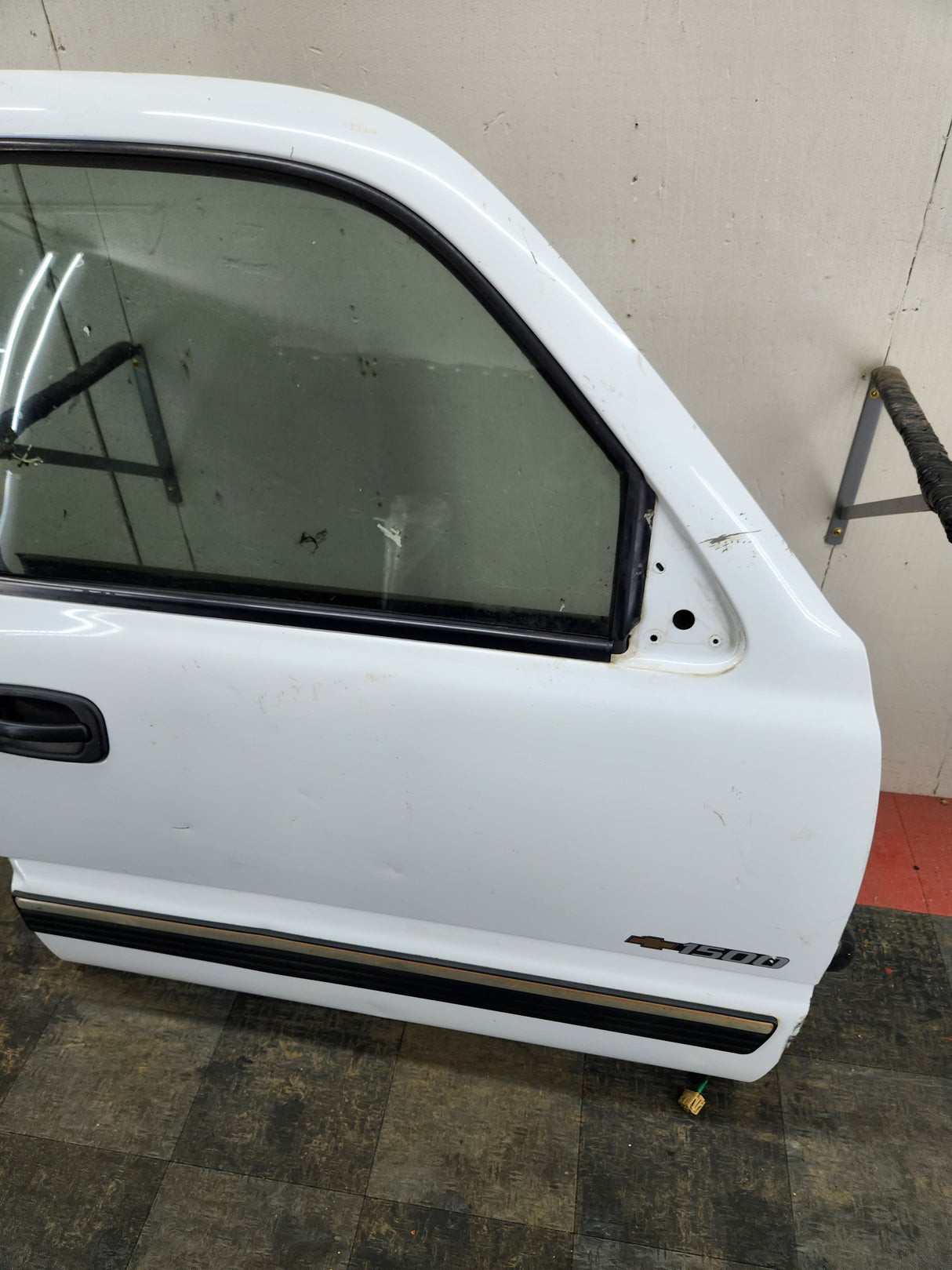 1999-2006 Chevrolet Silverado / GMC Sierra 1500 2500 3500 HD Front Passenger side Door RH