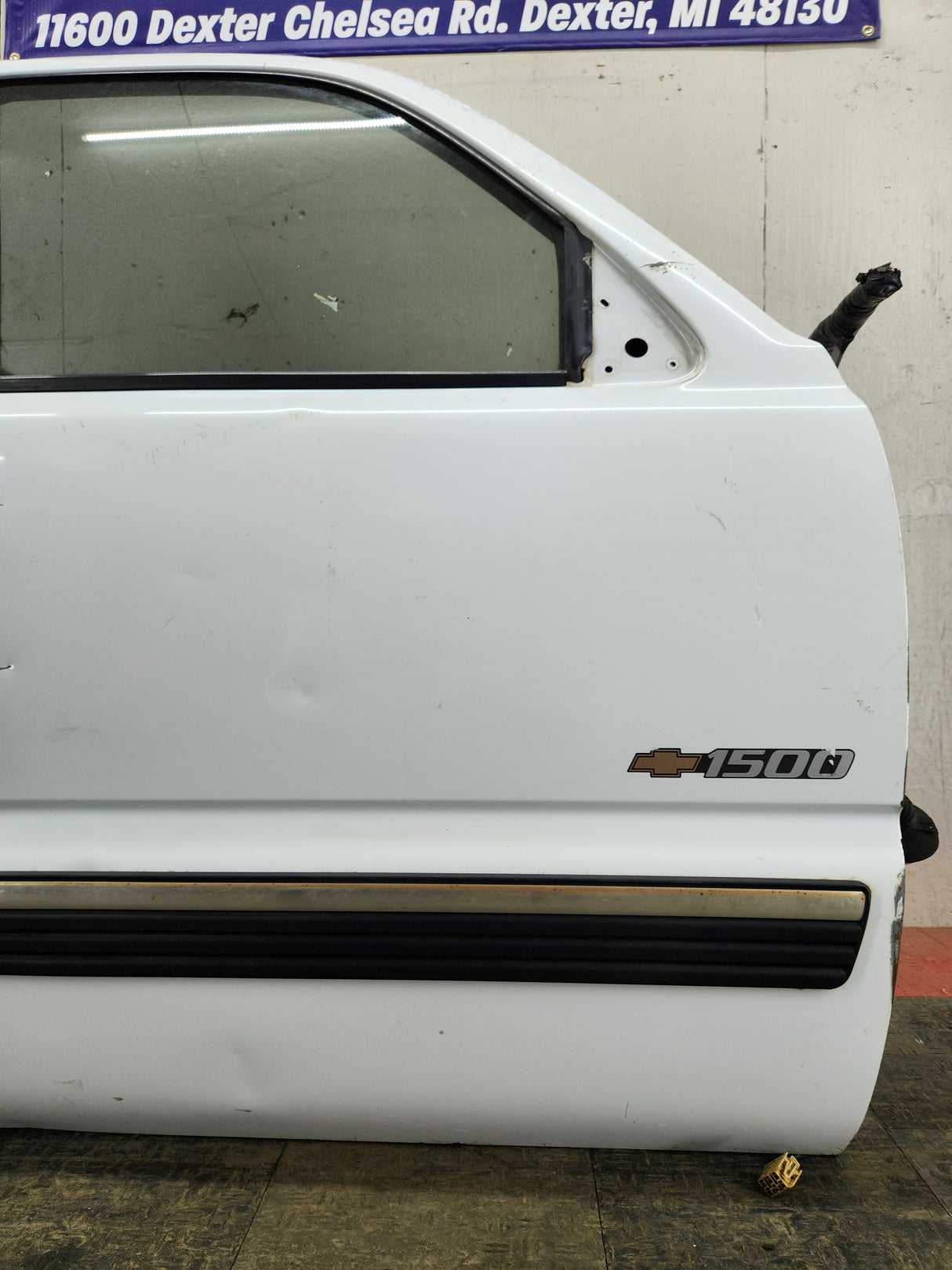 1999-2006 Chevrolet Silverado / GMC Sierra 1500 2500 3500 HD Front Passenger side Door RH