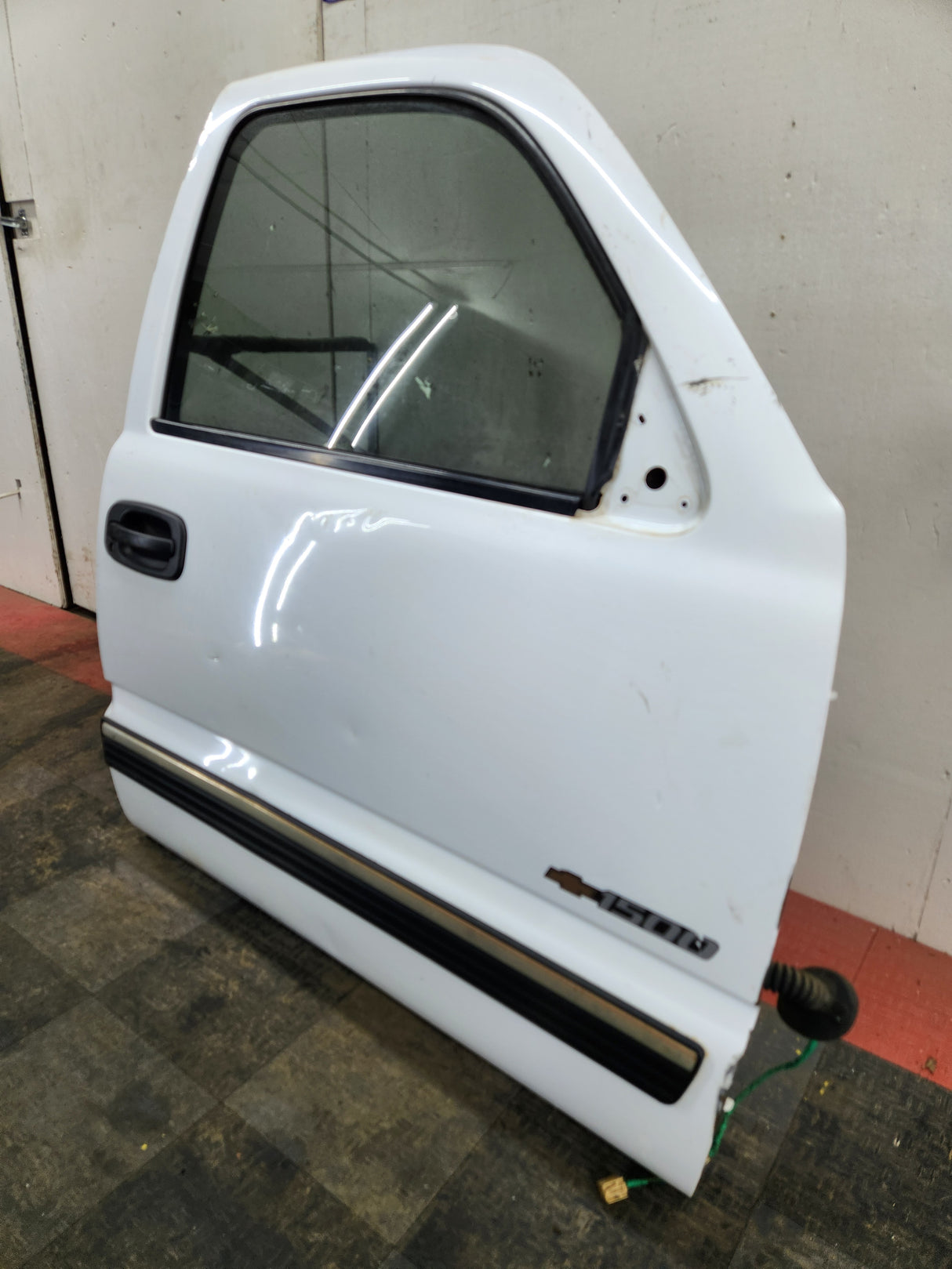 1999-2006 Chevrolet Silverado / GMC Sierra 1500 2500 3500 HD Front Passenger side Door RH