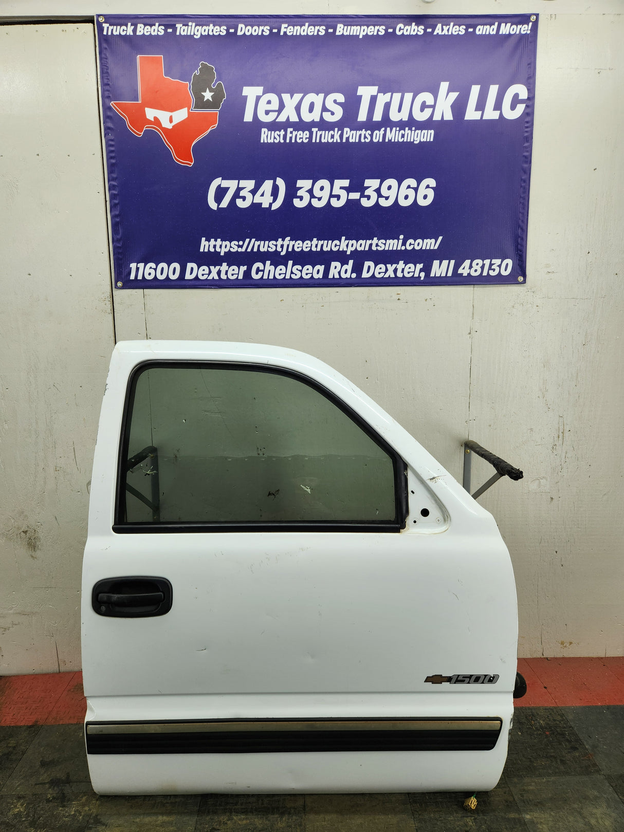 1999-2006 Chevrolet Silverado / GMC Sierra 1500 2500 3500 HD Front Passenger side Door RH