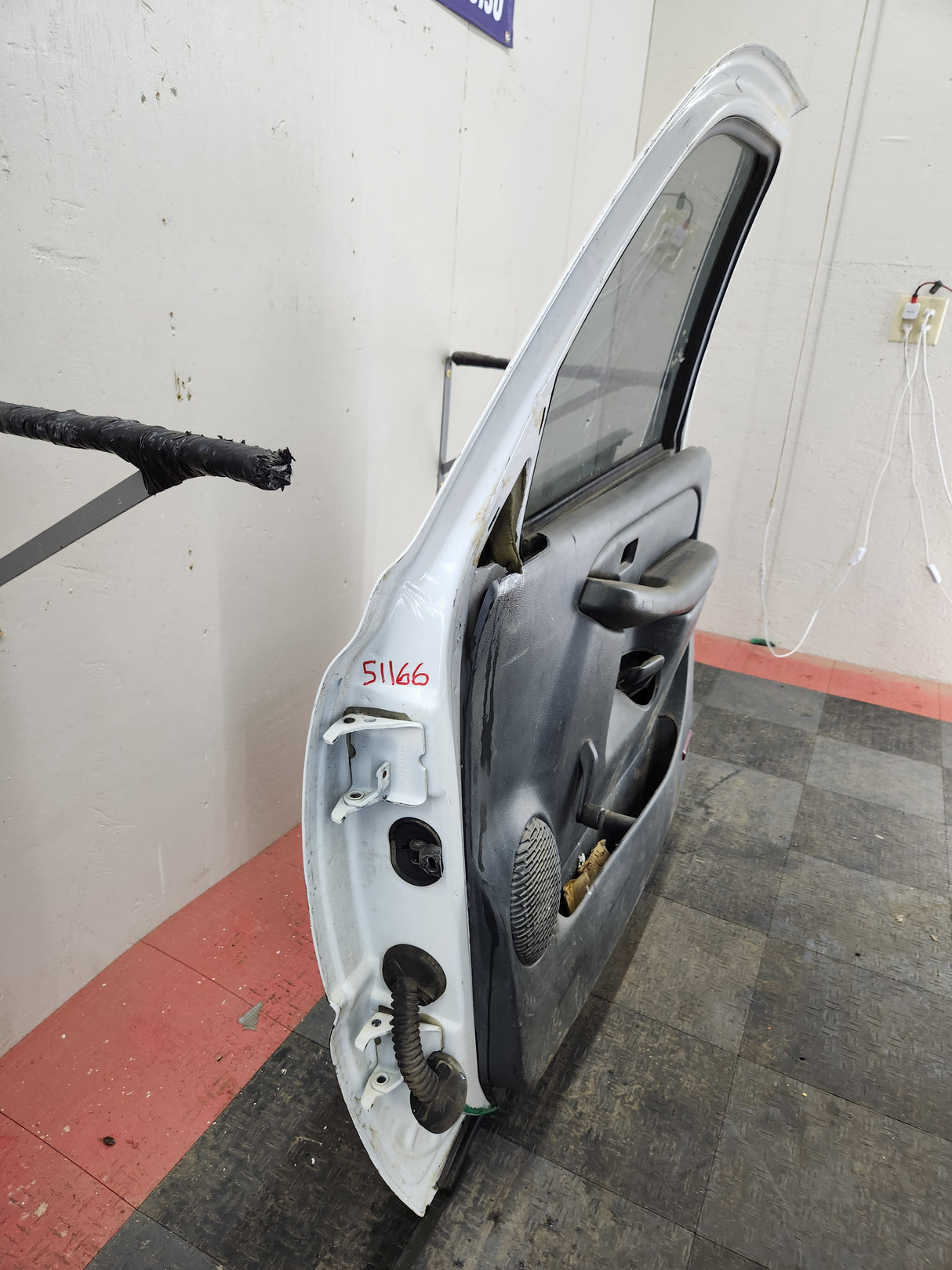 1999-2006 Chevrolet Silverado / GMC Sierra 1500 2500 3500 HD Front Passenger side Door RH