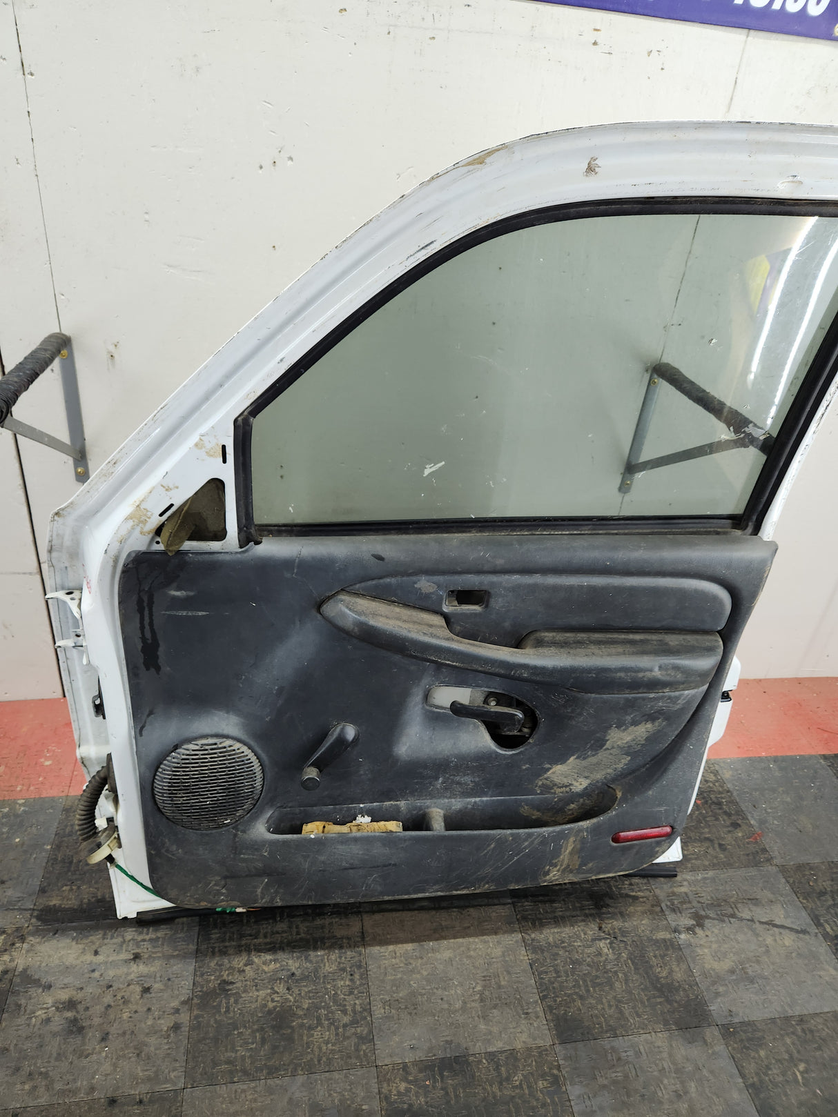 1999-2006 Chevrolet Silverado / GMC Sierra 1500 2500 3500 HD Front Passenger side Door RH