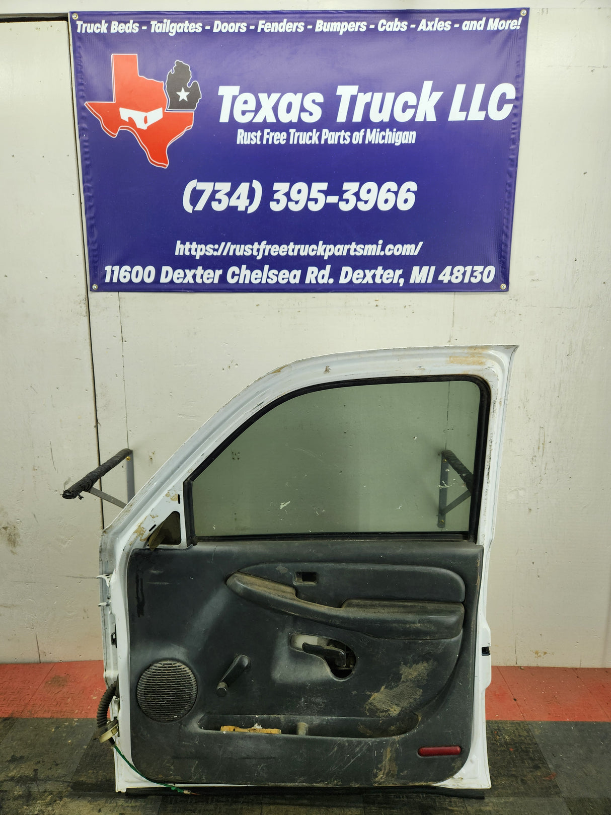 1999-2006 Chevrolet Silverado / GMC Sierra 1500 2500 3500 HD Front Passenger side Door RH