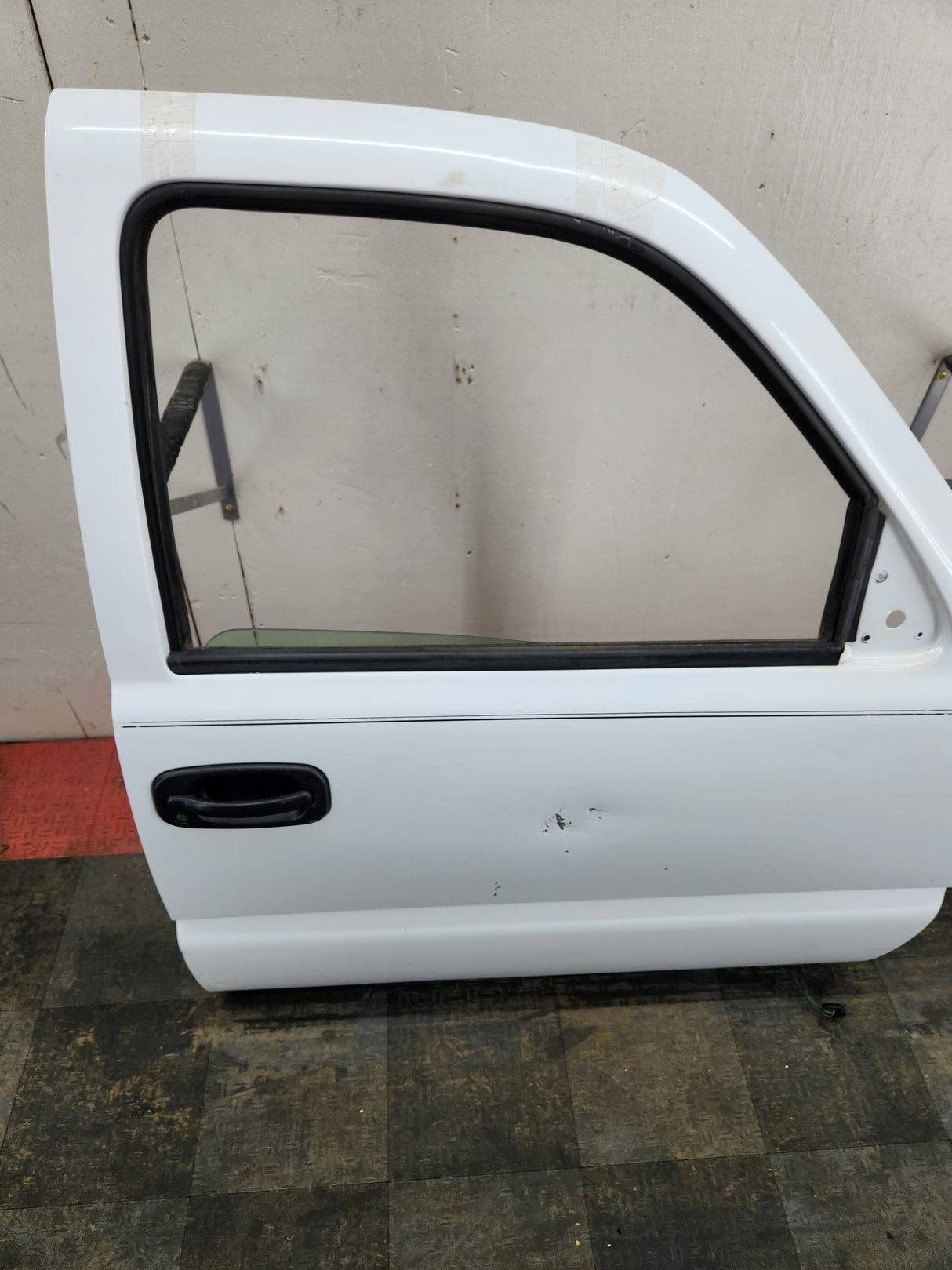 1999-2006 Chevrolet Silverado / GMC Sierra 1500 2500 3500 HD Front Passenger side Door RH
