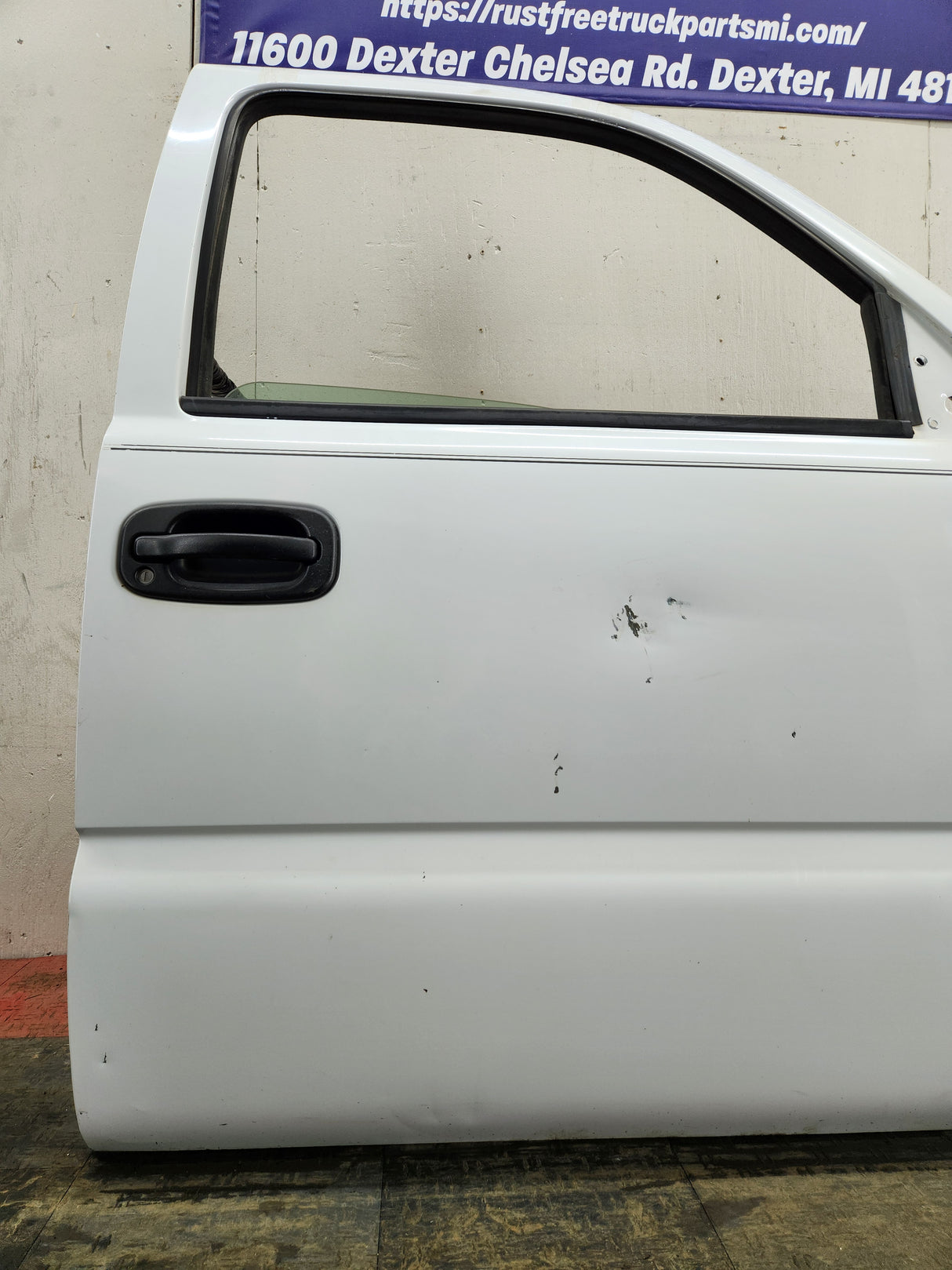 1999-2006 Chevrolet Silverado / GMC Sierra 1500 2500 3500 HD Front Passenger side Door RH