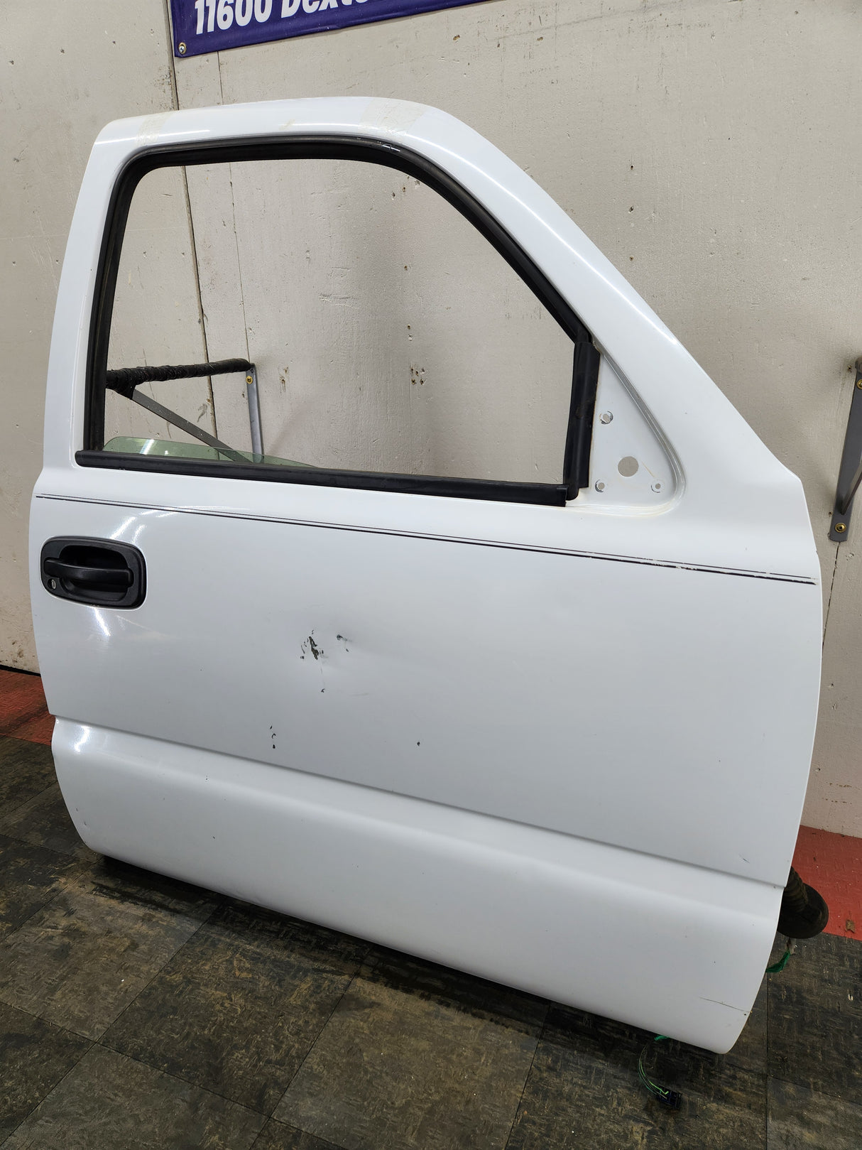 1999-2006 Chevrolet Silverado / GMC Sierra 1500 2500 3500 HD Front Passenger side Door RH