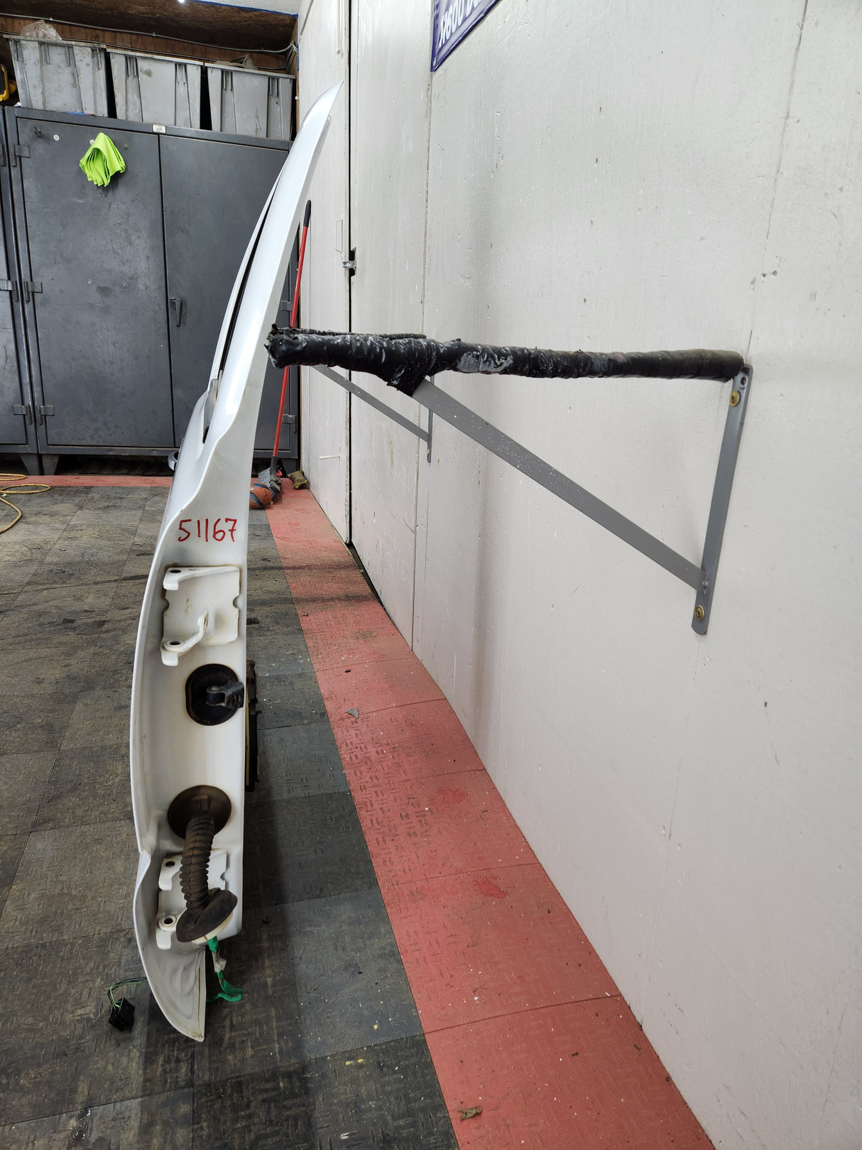 1999-2006 Chevrolet Silverado / GMC Sierra 1500 2500 3500 HD Front Passenger side Door RH