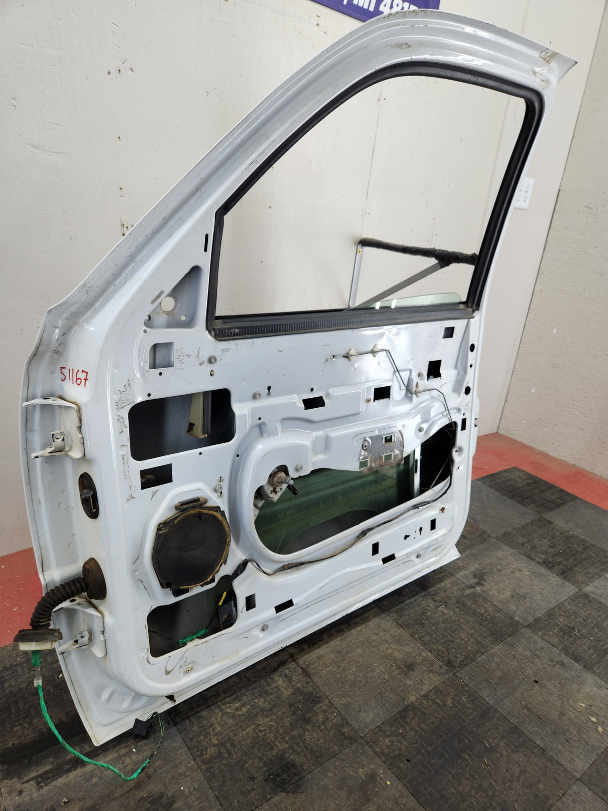 1999-2006 Chevrolet Silverado / GMC Sierra 1500 2500 3500 HD Front Passenger side Door RH