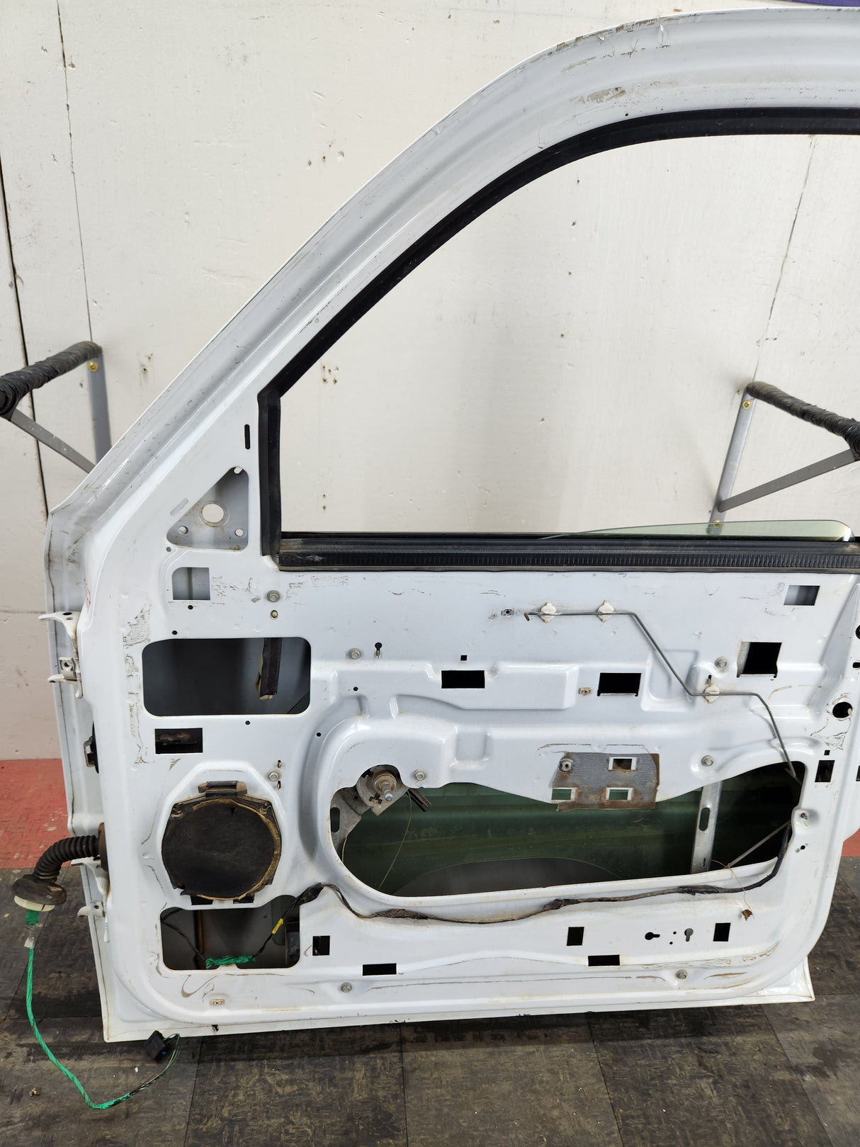 1999-2006 Chevrolet Silverado / GMC Sierra 1500 2500 3500 HD Front Passenger side Door RH