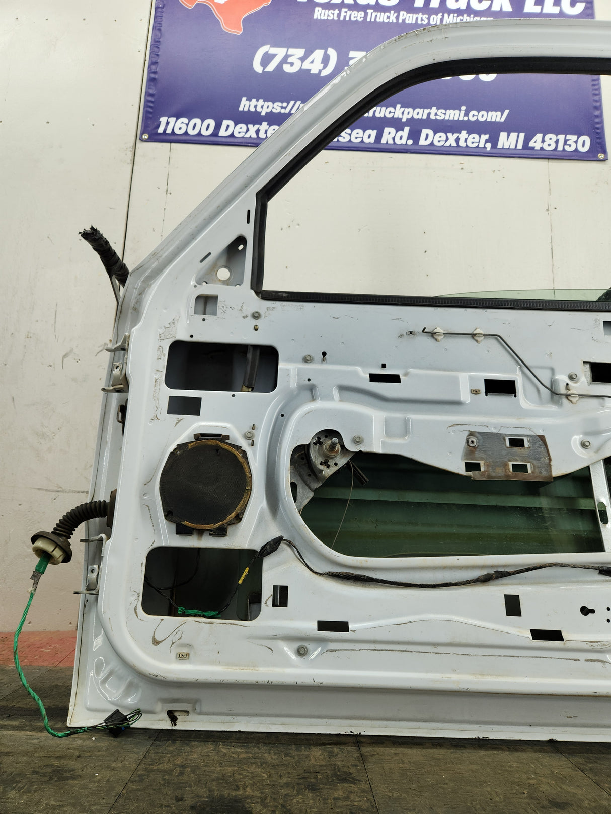 1999-2006 Chevrolet Silverado / GMC Sierra 1500 2500 3500 HD Front Passenger side Door RH