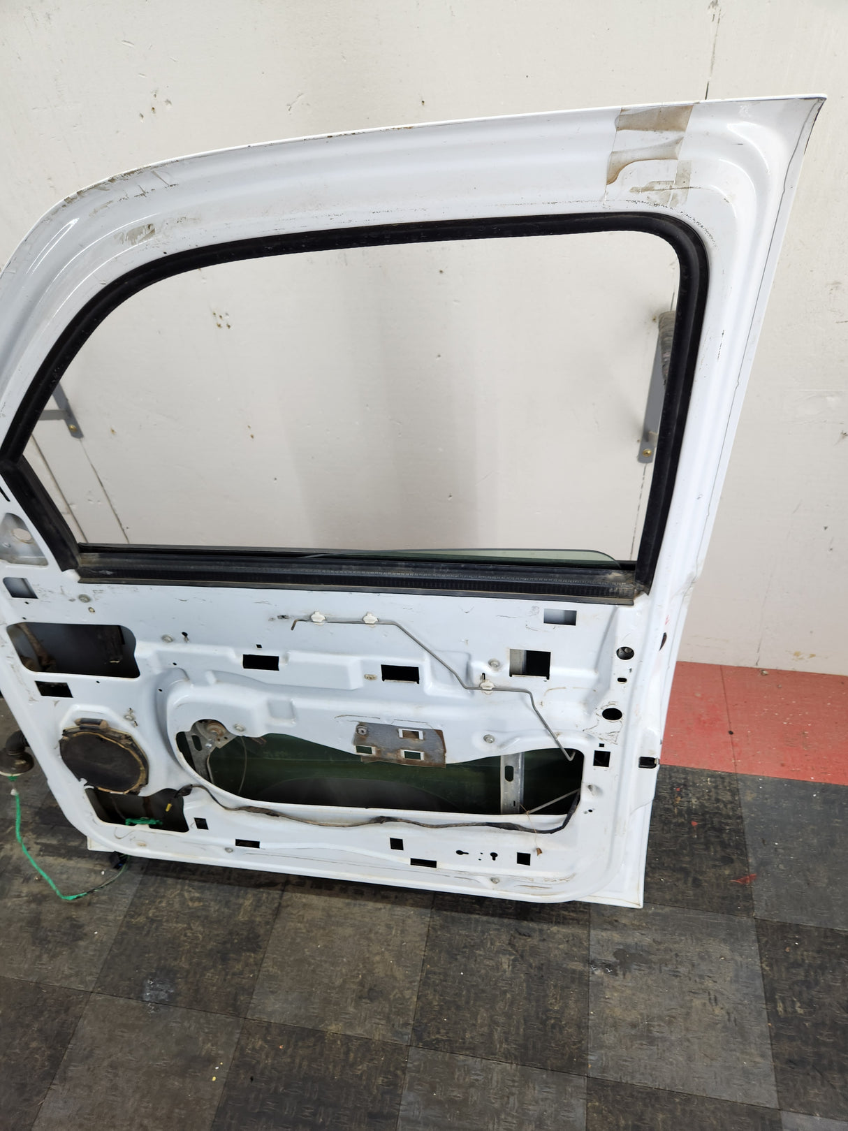 1999-2006 Chevrolet Silverado / GMC Sierra 1500 2500 3500 HD Front Passenger side Door RH