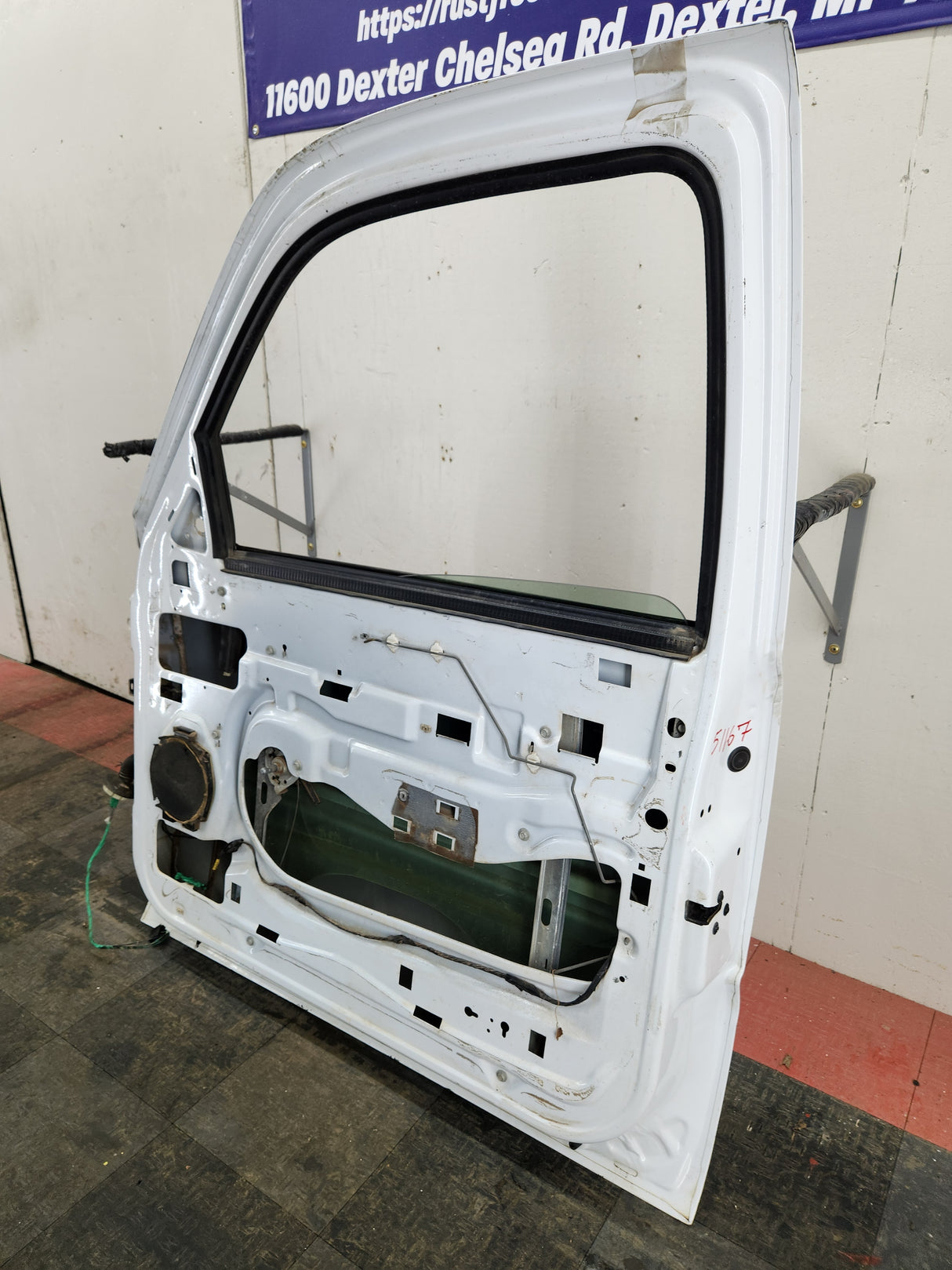 1999-2006 Chevrolet Silverado / GMC Sierra 1500 2500 3500 HD Front Passenger side Door RH