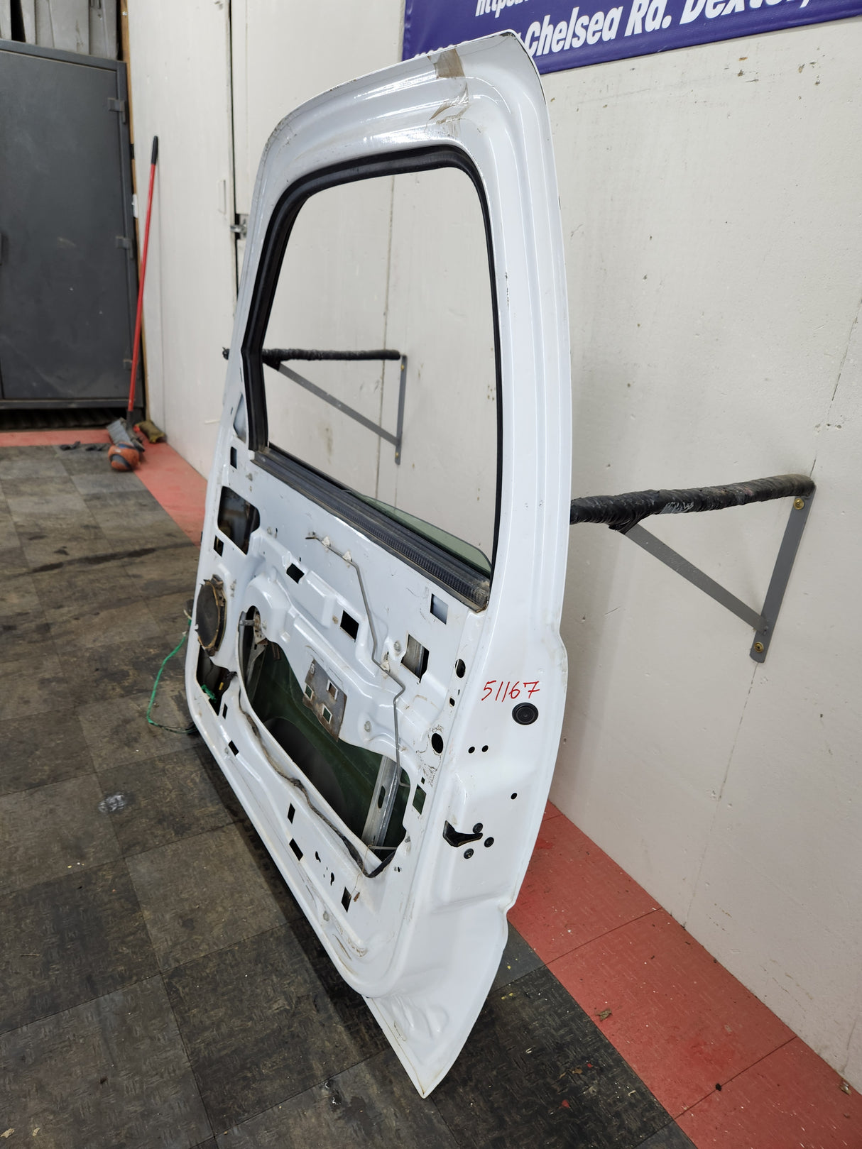 1999-2006 Chevrolet Silverado / GMC Sierra 1500 2500 3500 HD Front Passenger side Door RH