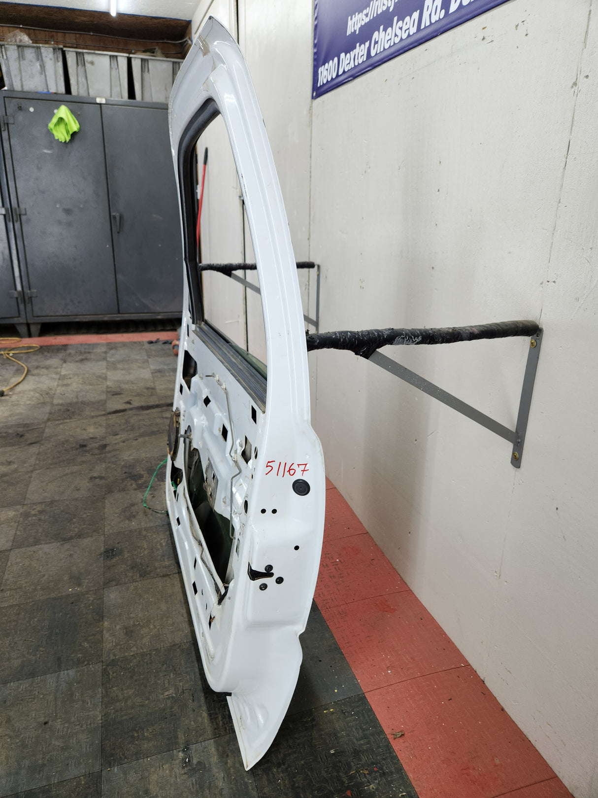 1999-2006 Chevrolet Silverado / GMC Sierra 1500 2500 3500 HD Front Passenger side Door RH